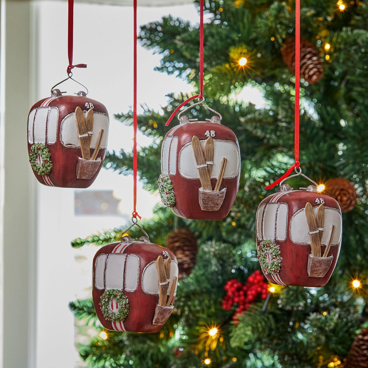 Lot de 4 décorations à suspendre Barnes
