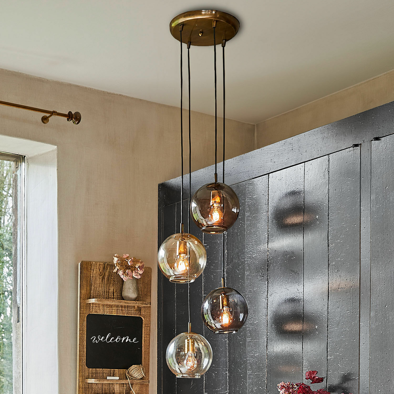 Suspension Brontille Suspension avec quatre globes en verre fumé et transparent, éclairage moderne pour intérieur élégant