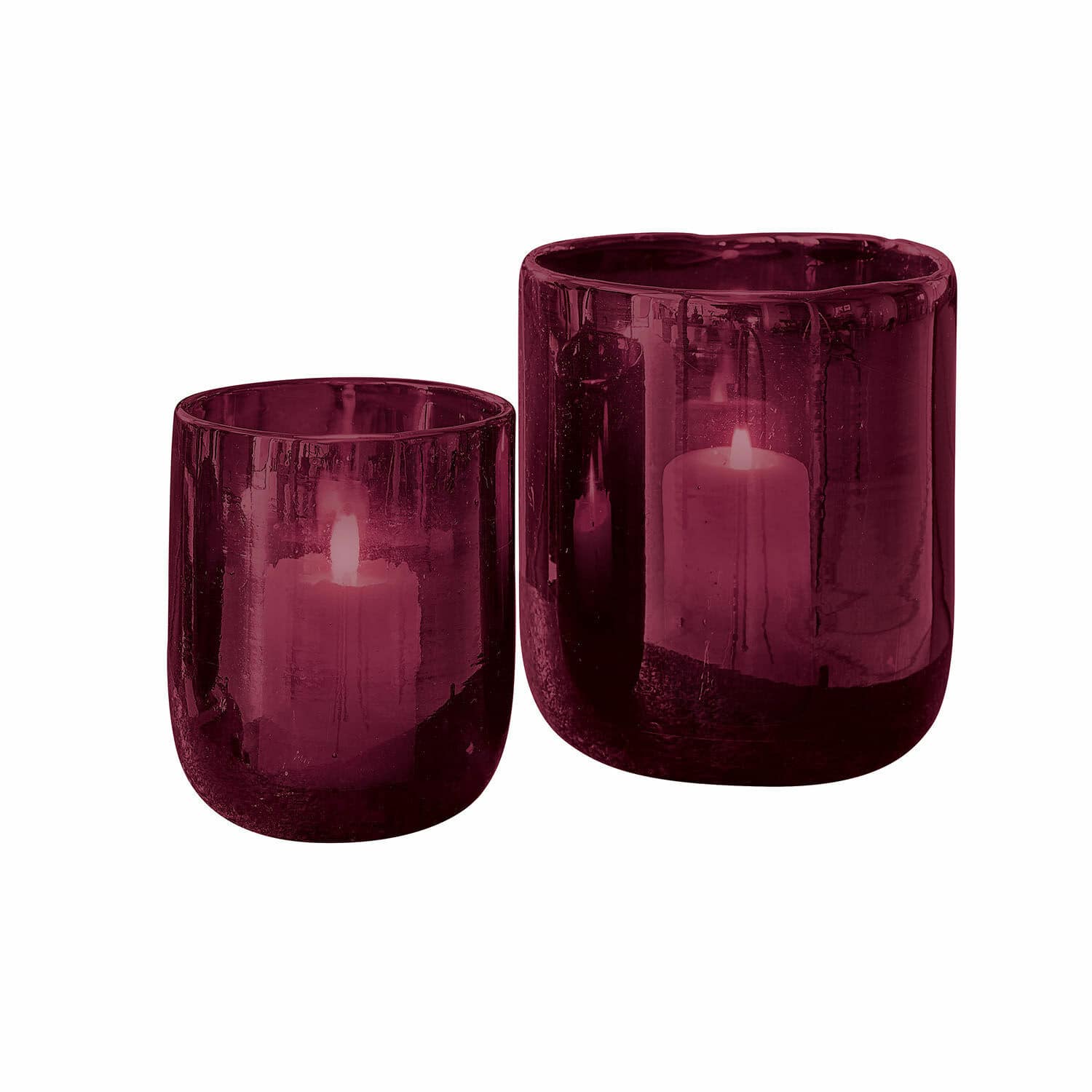 Lot de 2 photophores Theodor Ensemble de deux photophores en verre bordeaux avec bougies allumées pour décoration intérieure