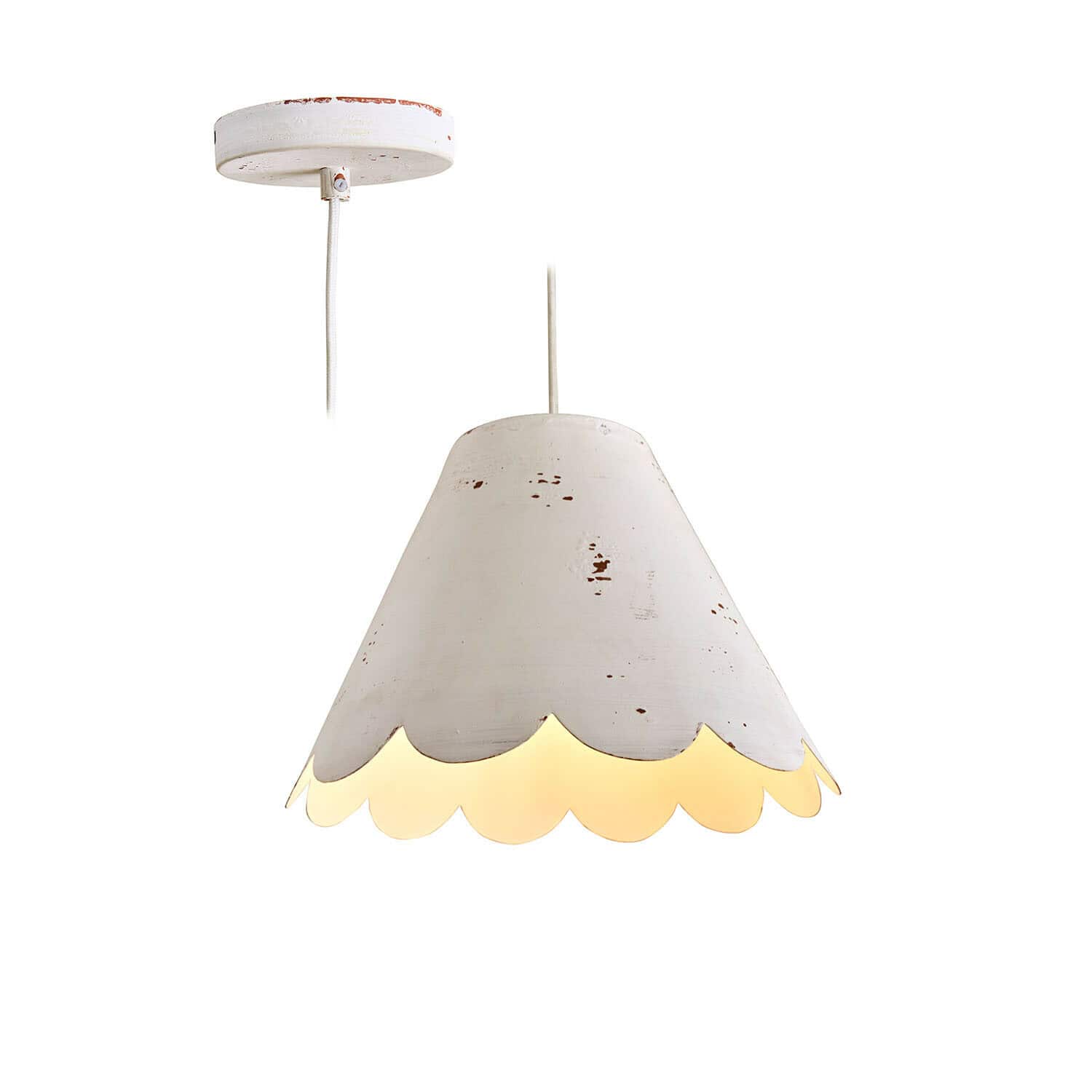 Suspension Hollivale Suspension en métal blanc vieilli avec bord ondulé, éclairage intérieur chaud et style vintage