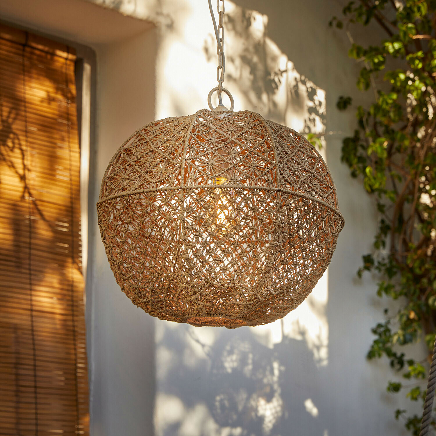 Suspension Calivonne Suspension ronde en corde naturelle tressée beige pour décoration intérieure avec lumière douce