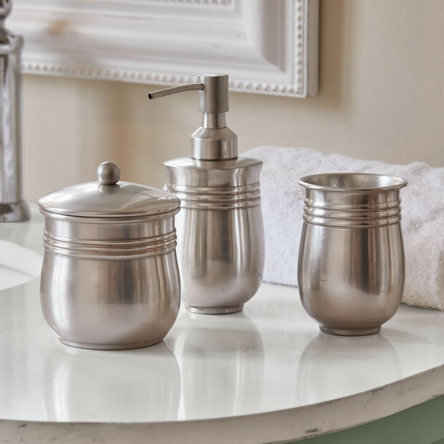 Set de salle de bains Xélivonne Ensemble d’accessoires de salle de bain en acier inoxydable argenté avec distributeur et pots pour plan de travail