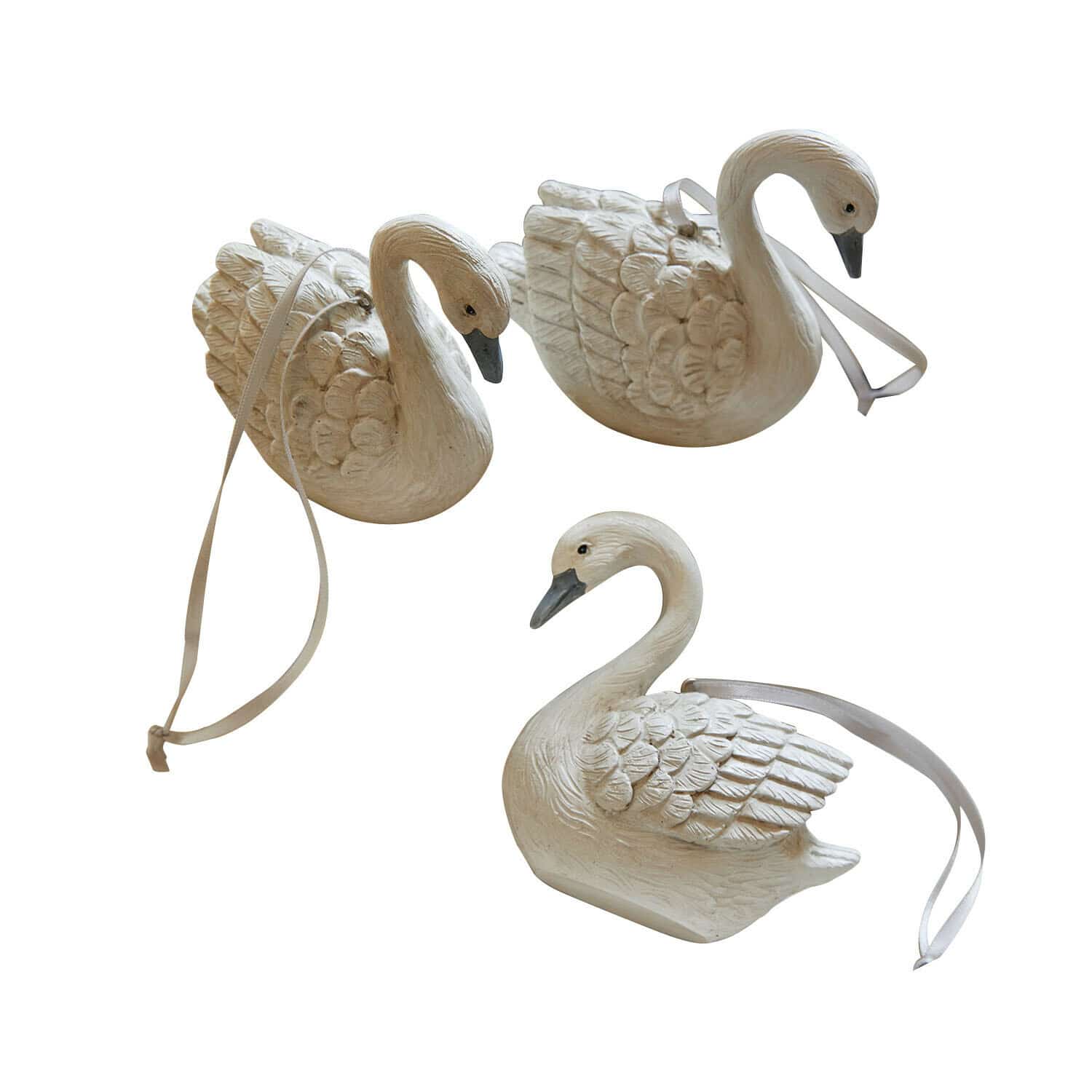 Lot de 3 décorations à suspendre Elarin Ensemble de trois décorations cygnes blanches en céramique avec rubans pour suspension, décoration festive