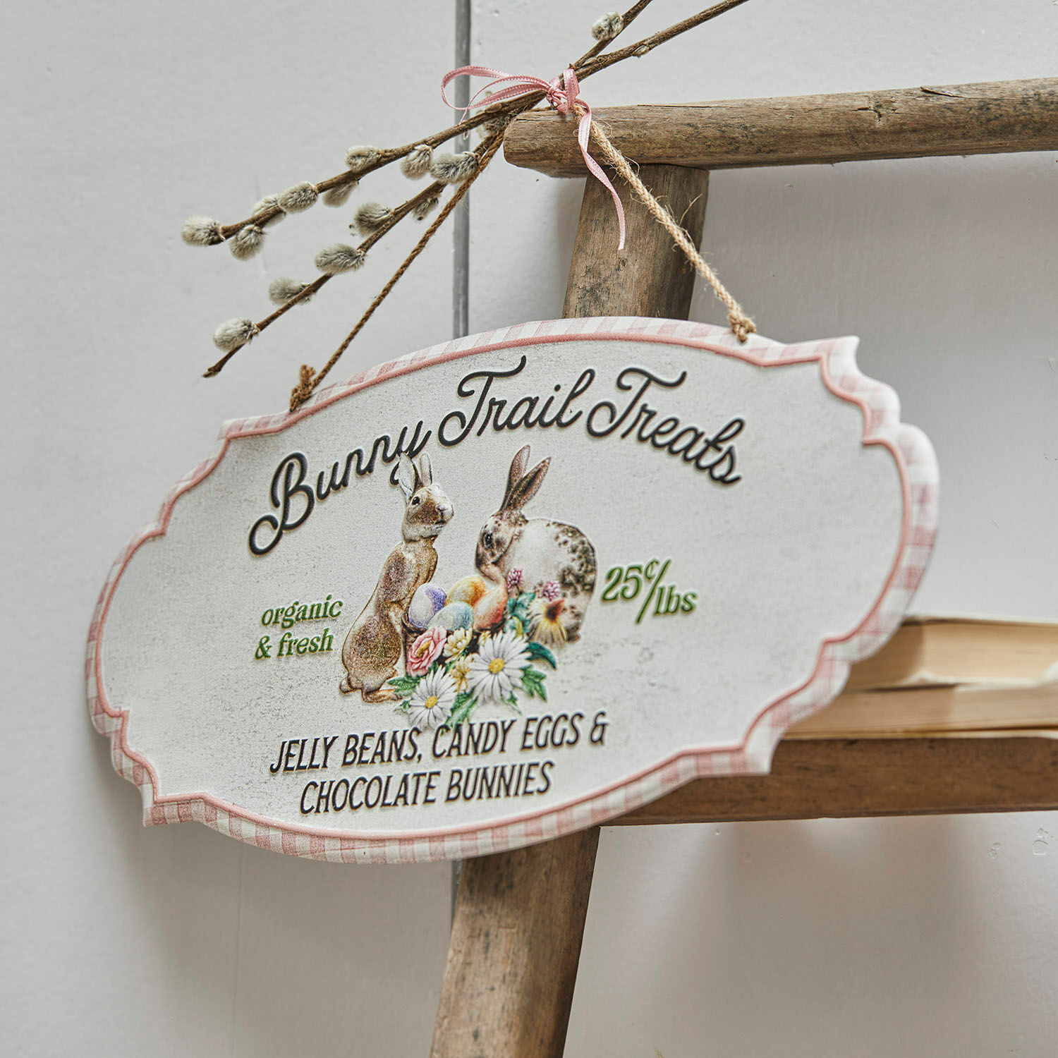 Plaque décorative Bunny Trail Plaque décorative Bunny Trail Treats avec lapins et œufs colorés, style rustique pour décoration intérieure