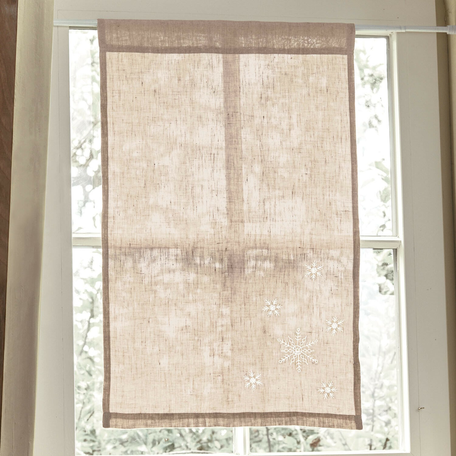 Brise-bise Ruspi Store en lin beige avec motif flocons de neige, décoration de fenêtre légère et naturelle