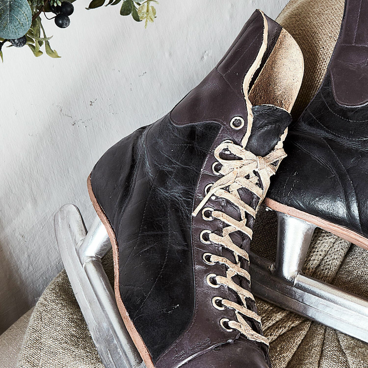 Lot de 2 patins à glace décoratifs Lance