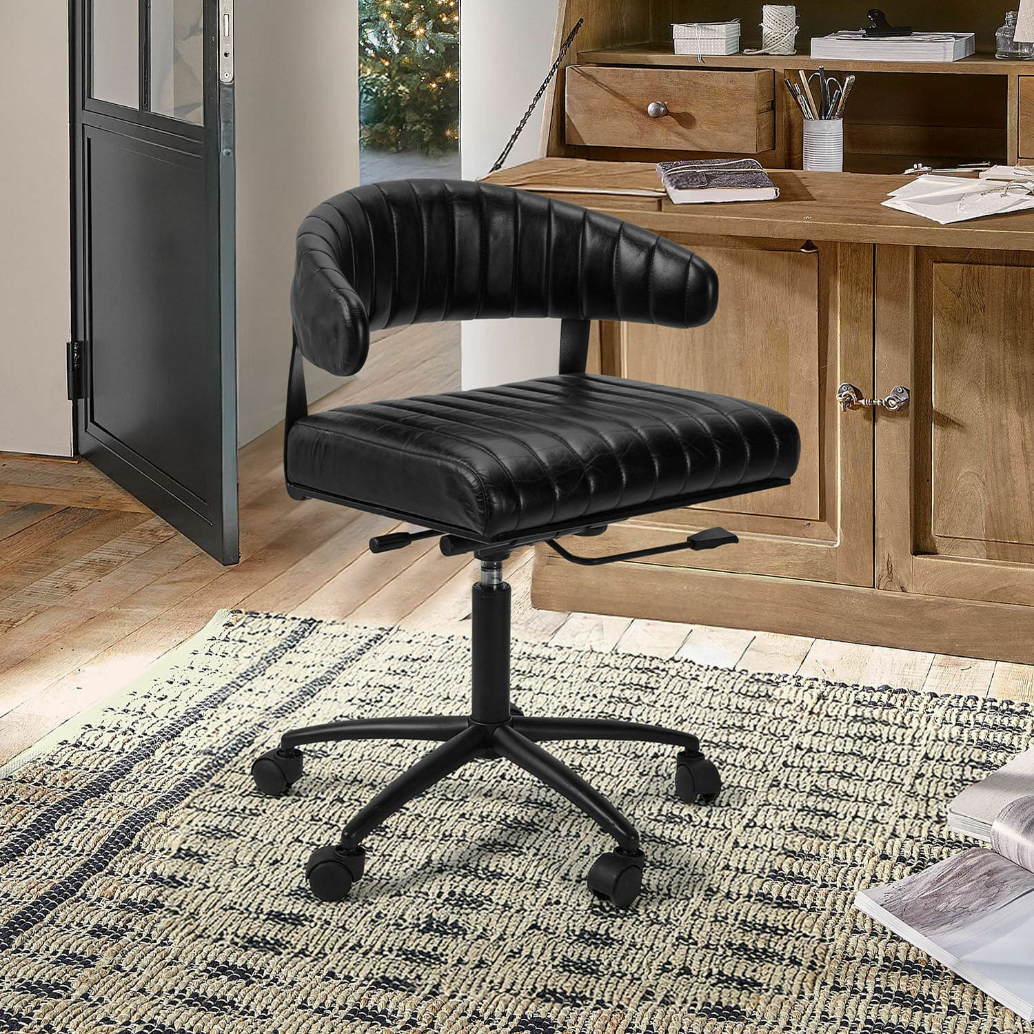Chaise Rothmere Fauteuil de bureau pivotant en cuir noir matelassé avec roulettes, design moderne pour bureau