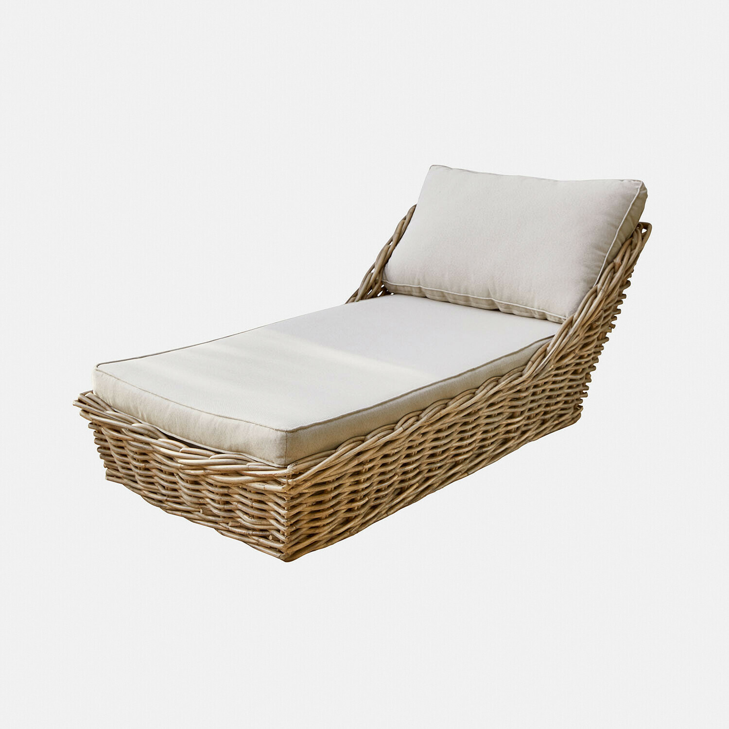 Chaise longue Varolinos Chaise longue en rotin avec coussin crème, mobilier d'extérieur confortable pour détente