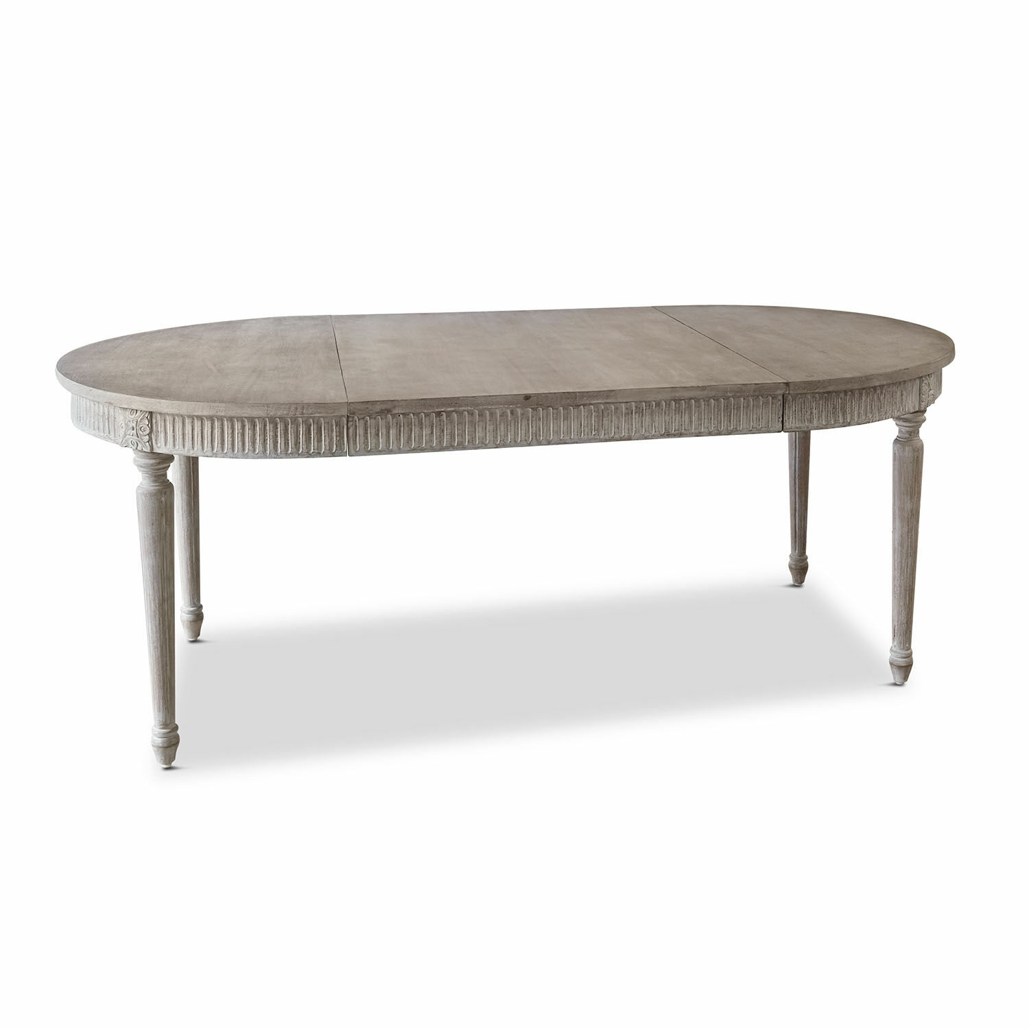 Table Cienegas Table ovale en bois gris avec pieds sculptés, style vintage pour salle à manger élégante