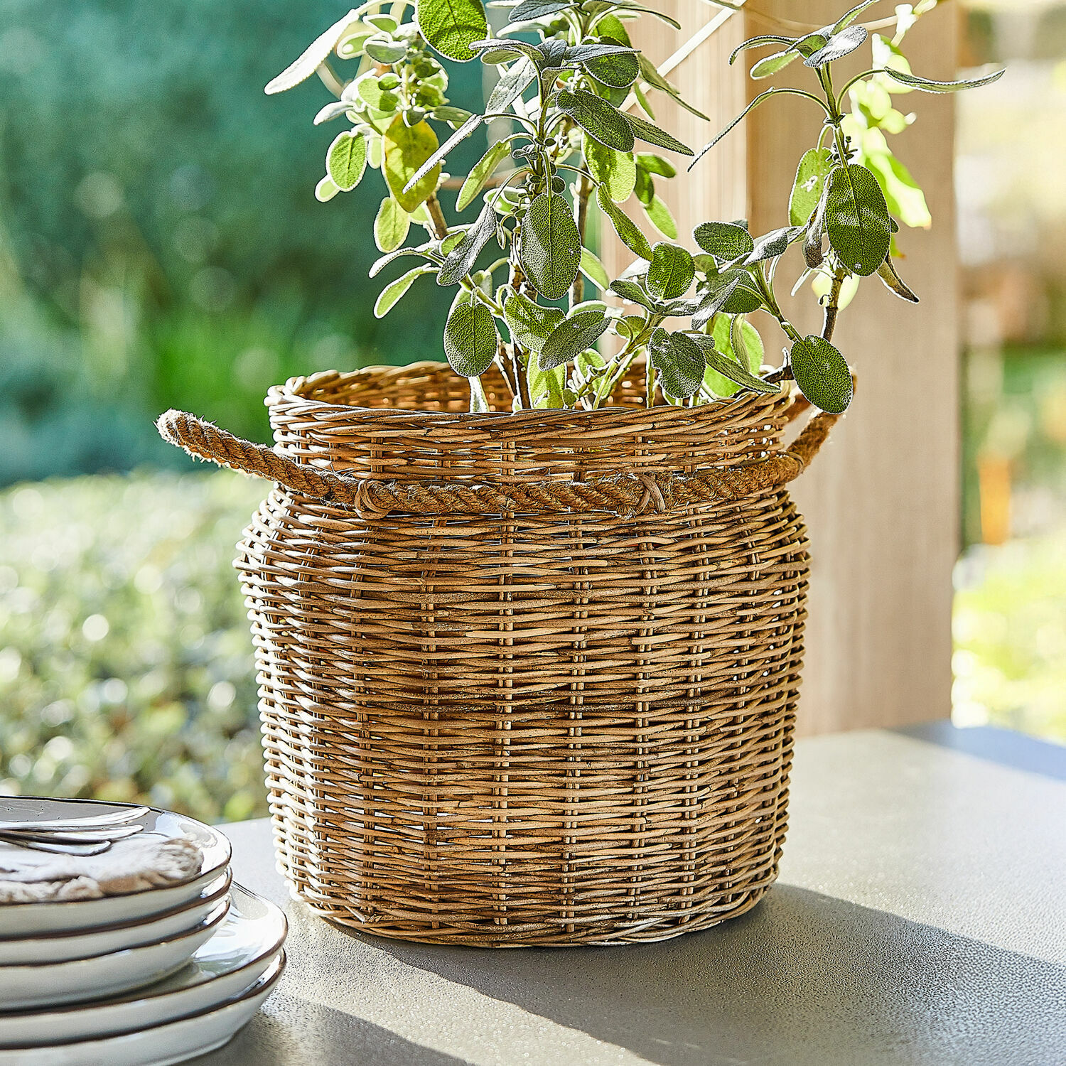 Panier Doriven Panier rond en rotin naturel avec poignées en corde, décoration et rangement polyvalent