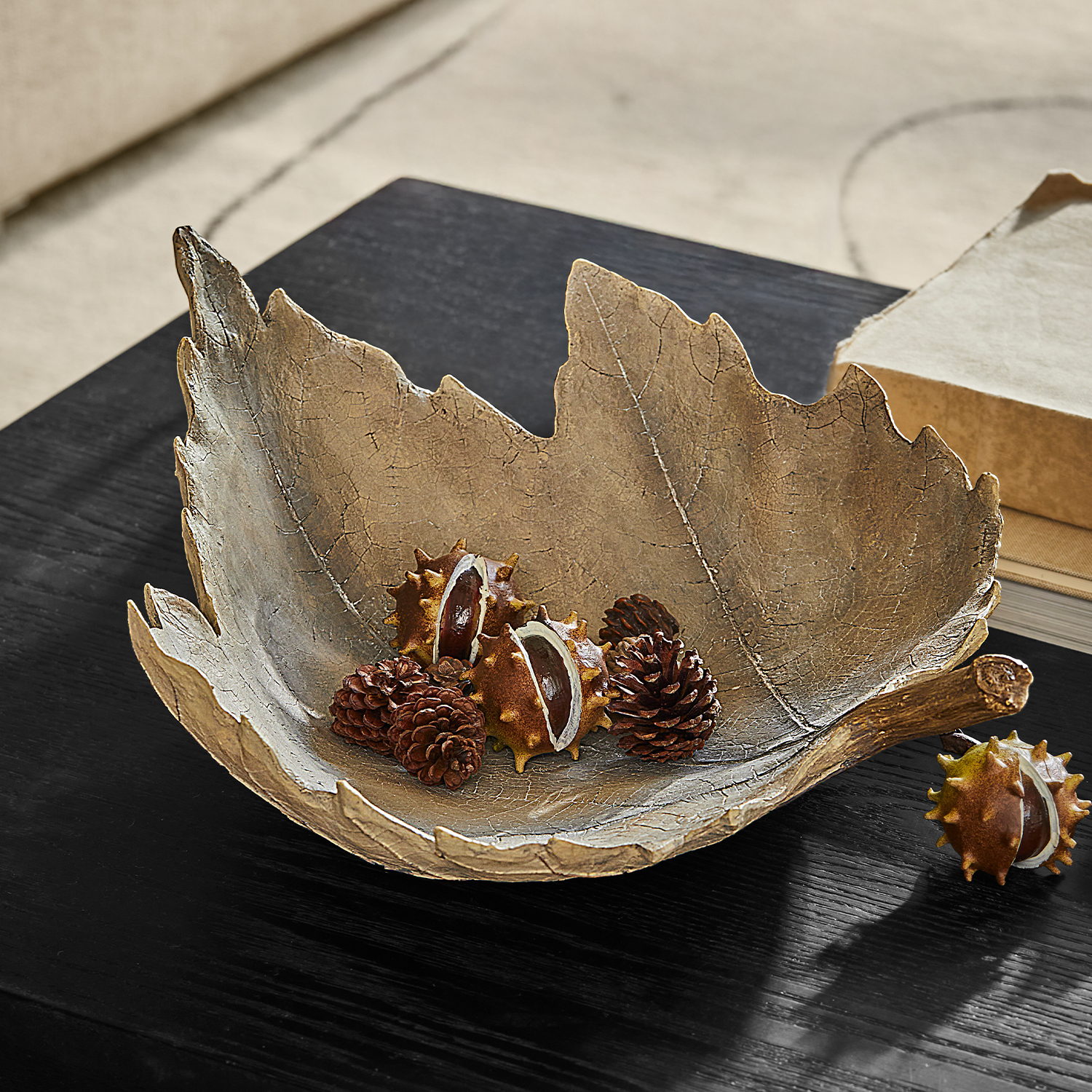 Bol en forme de feuille en céramique beige décoratif pour table à manger moderne