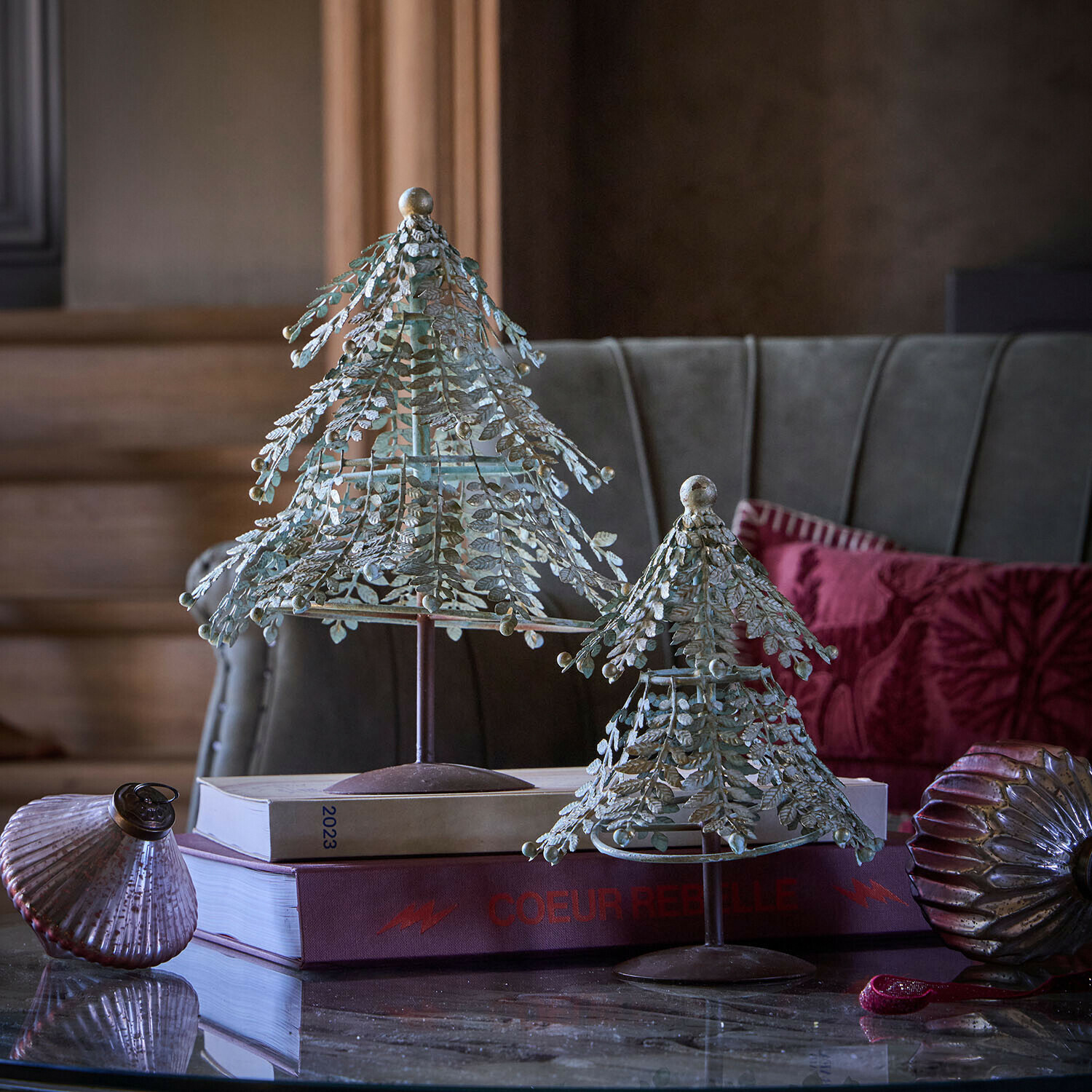 Lot de 2 sapins décoratifs Whitmore Lot de 2 sapins décoratifs Whitmore