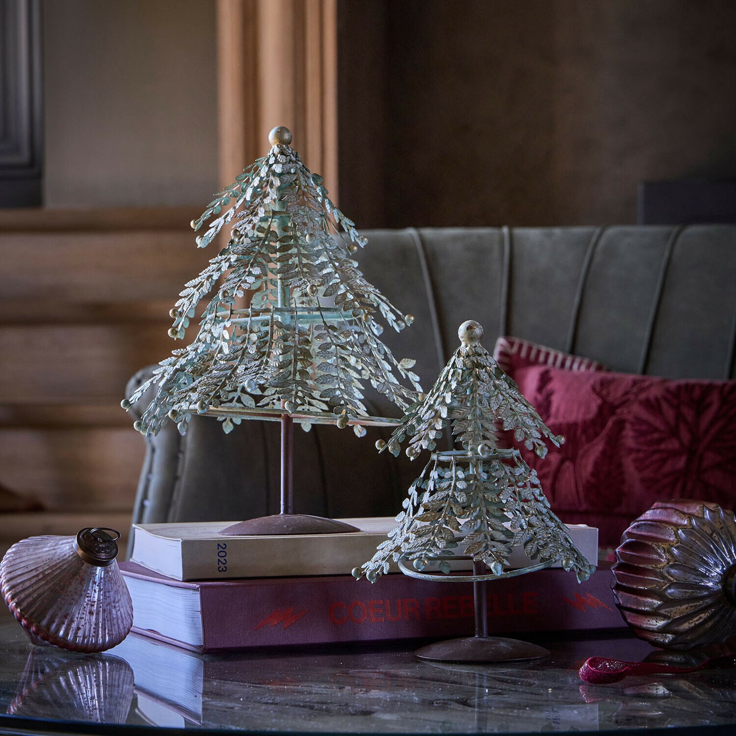 Lot de 2 sapins décoratifs Whitmore Lot de 2 sapins décoratifs Whitmore