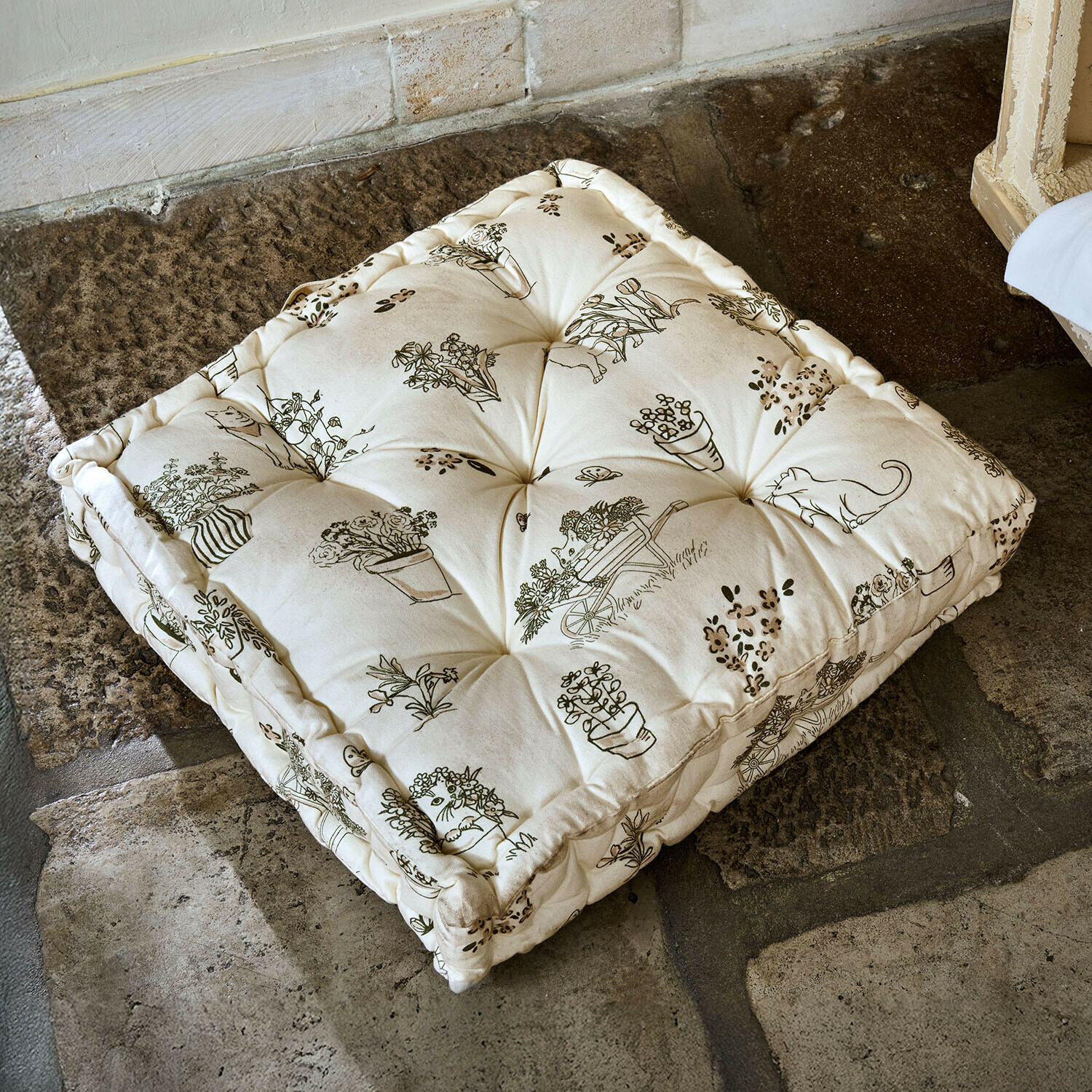Coussin épais crème avec motifs de plantes et chat, en coton doux, idéal pour décoration intérieure