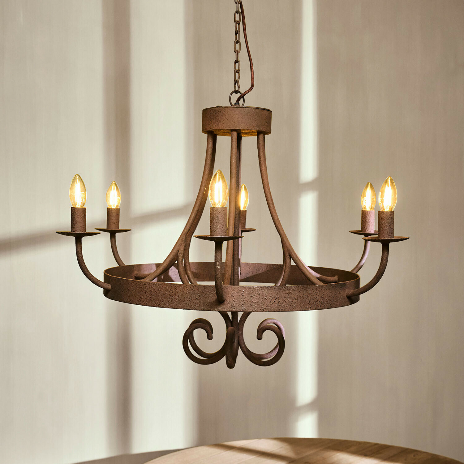 Lustre Montarouse