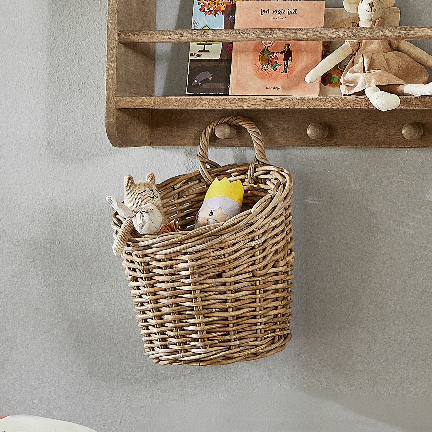 Panier Korovu Panier suspendu en osier naturel avec jouets, solution de rangement pratique pour chambre d'enfant