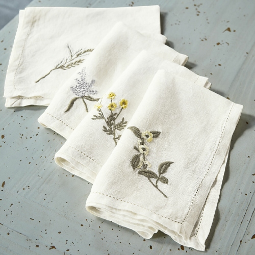 Ensemble de serviettes en lin blanc avec broderies florales, décoration de table élégante en tissu naturel