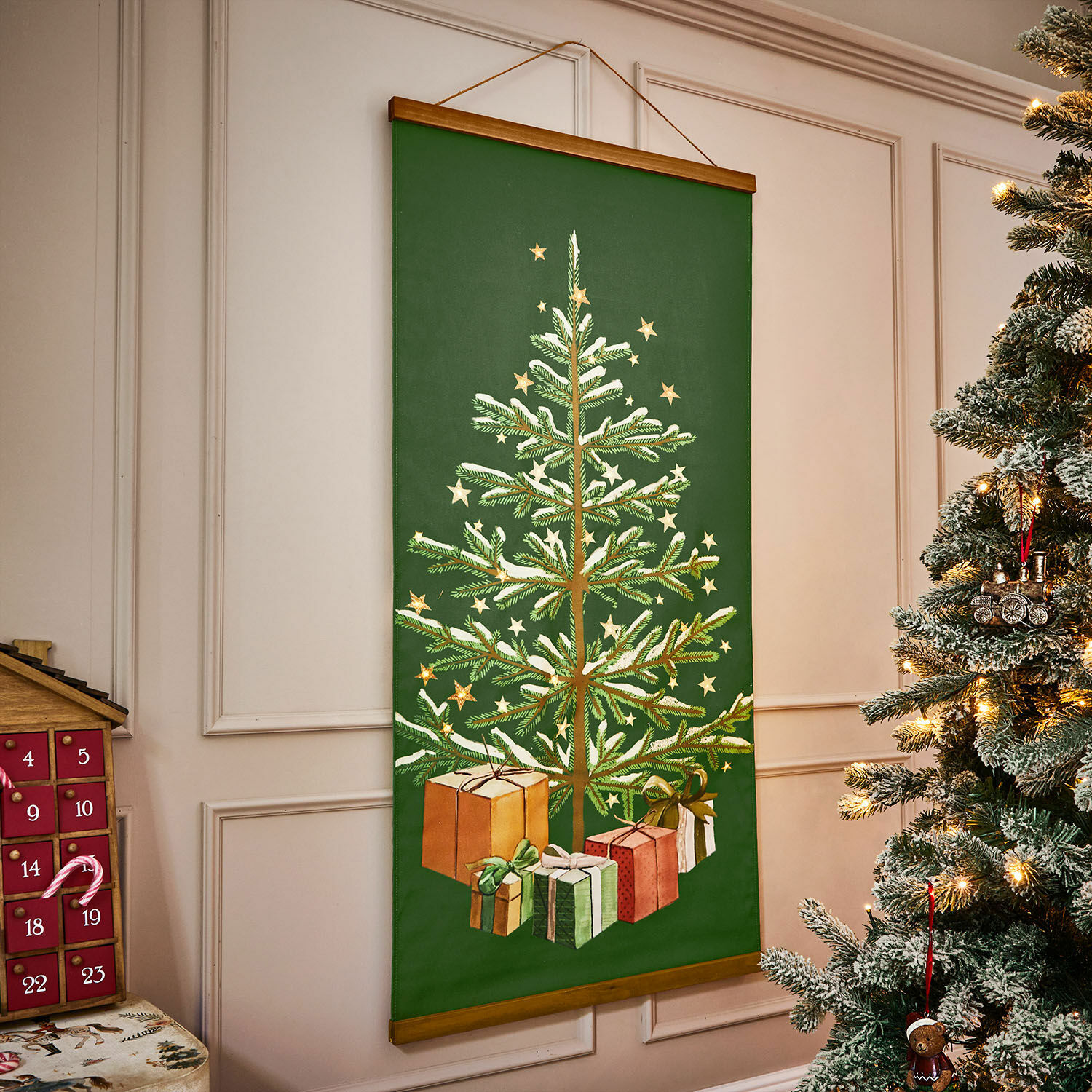 Tableau LED Naluma Affiche verte de Noël avec sapin et cadeaux, décoration festive pour intérieur, thème de Noël traditionnel