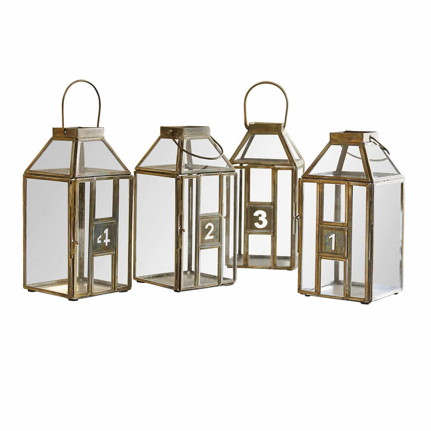 Lot de 4 lanternes Lythoria Ensemble de quatre lanternes en métal avec verre transparent et numéros 1 à 4 en finition laiton