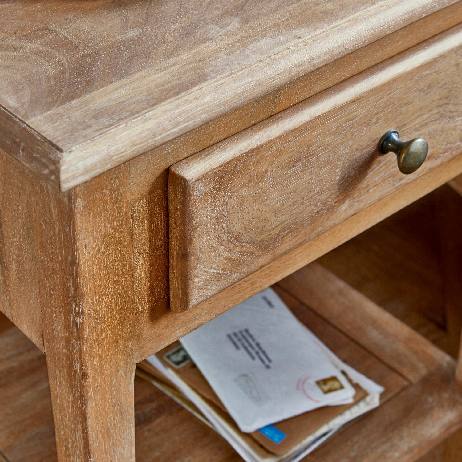 Table de chevet