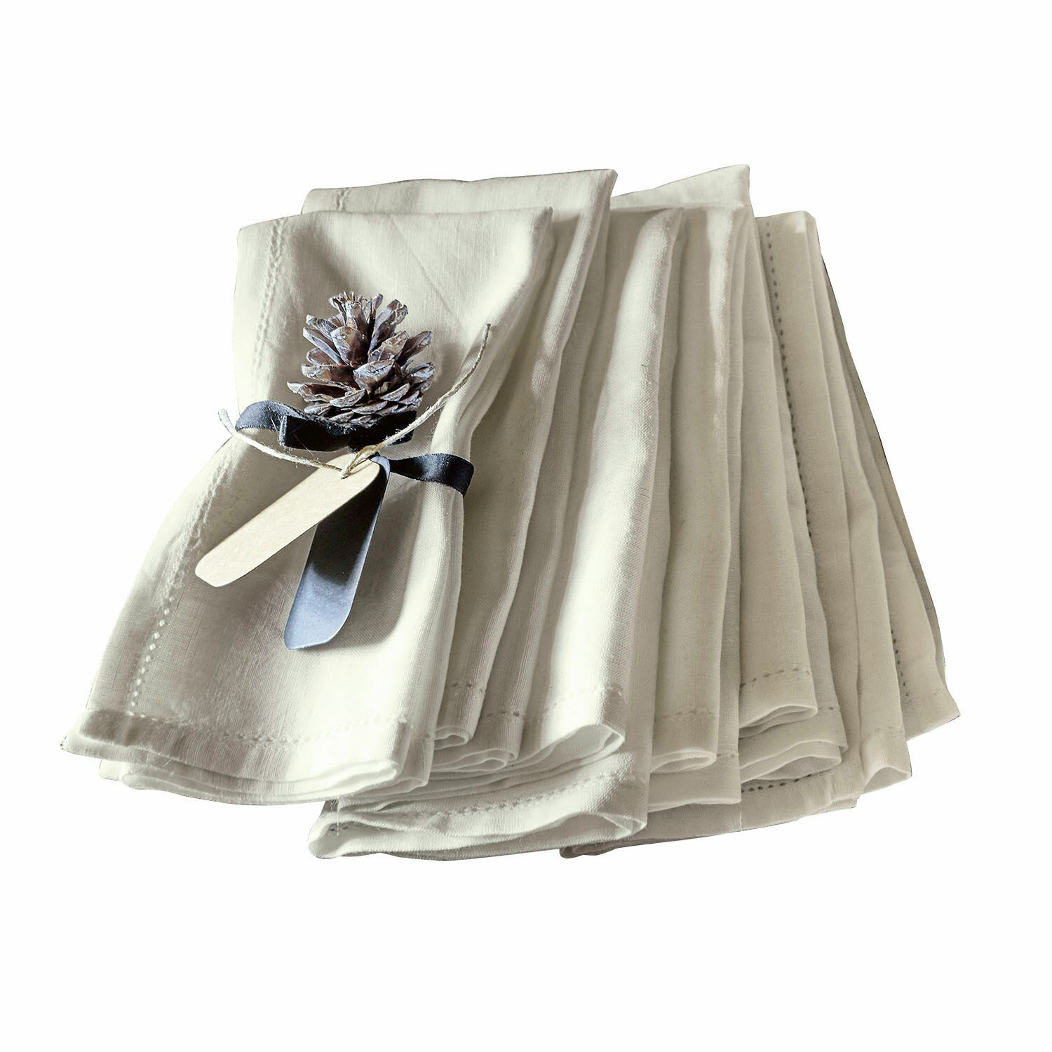 blanc Lot de 6 serviettes en lin blanc Fibi avec décoration pomme de pin et ruban pour table