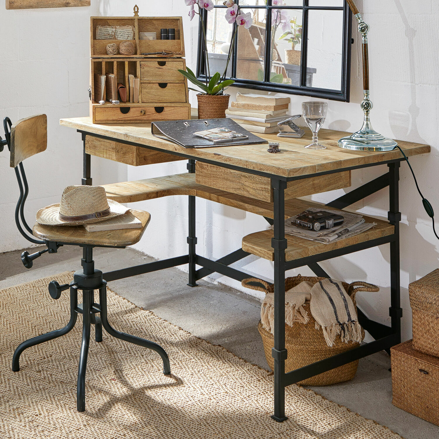 Bureau Glenwood Bureau et chaise en bois et métal style industriel avec accessoires et lampe de bureau