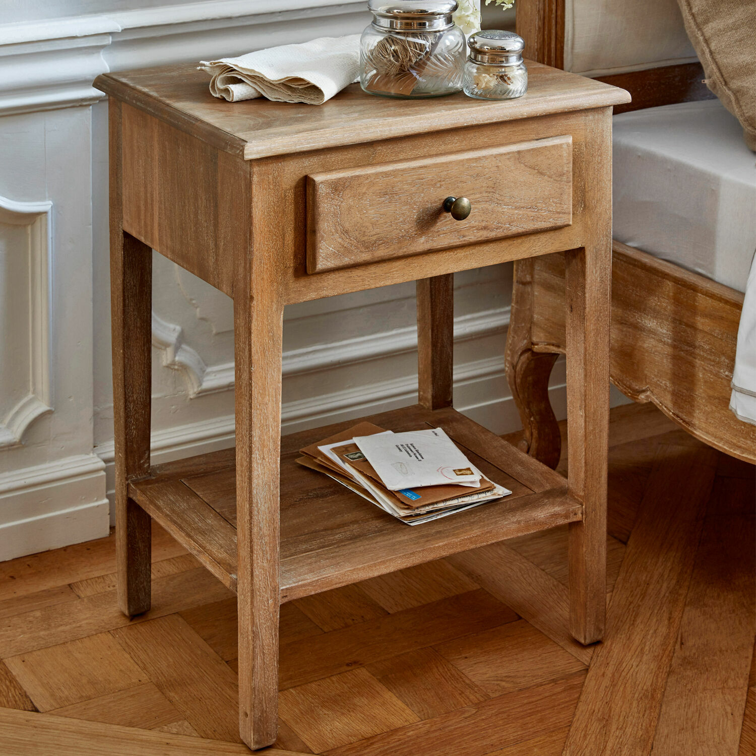 Table de chevet
