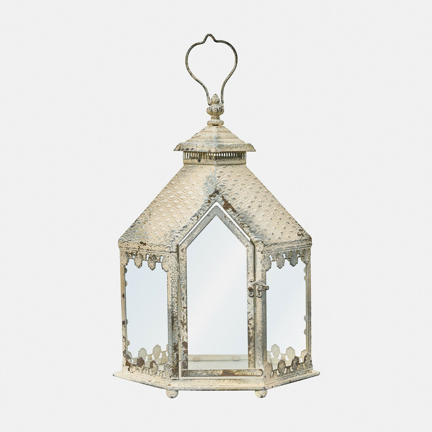 Lanterne décorative en métal blanc vieilli avec panneaux en verre et détails vintage pour décoration intérieure