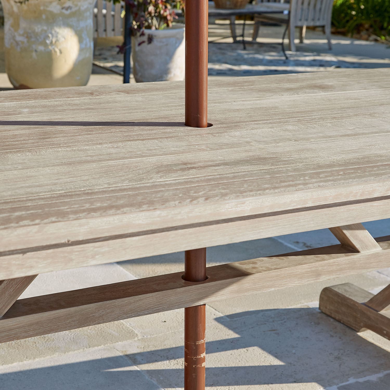 Table FSC®-100% Graslin