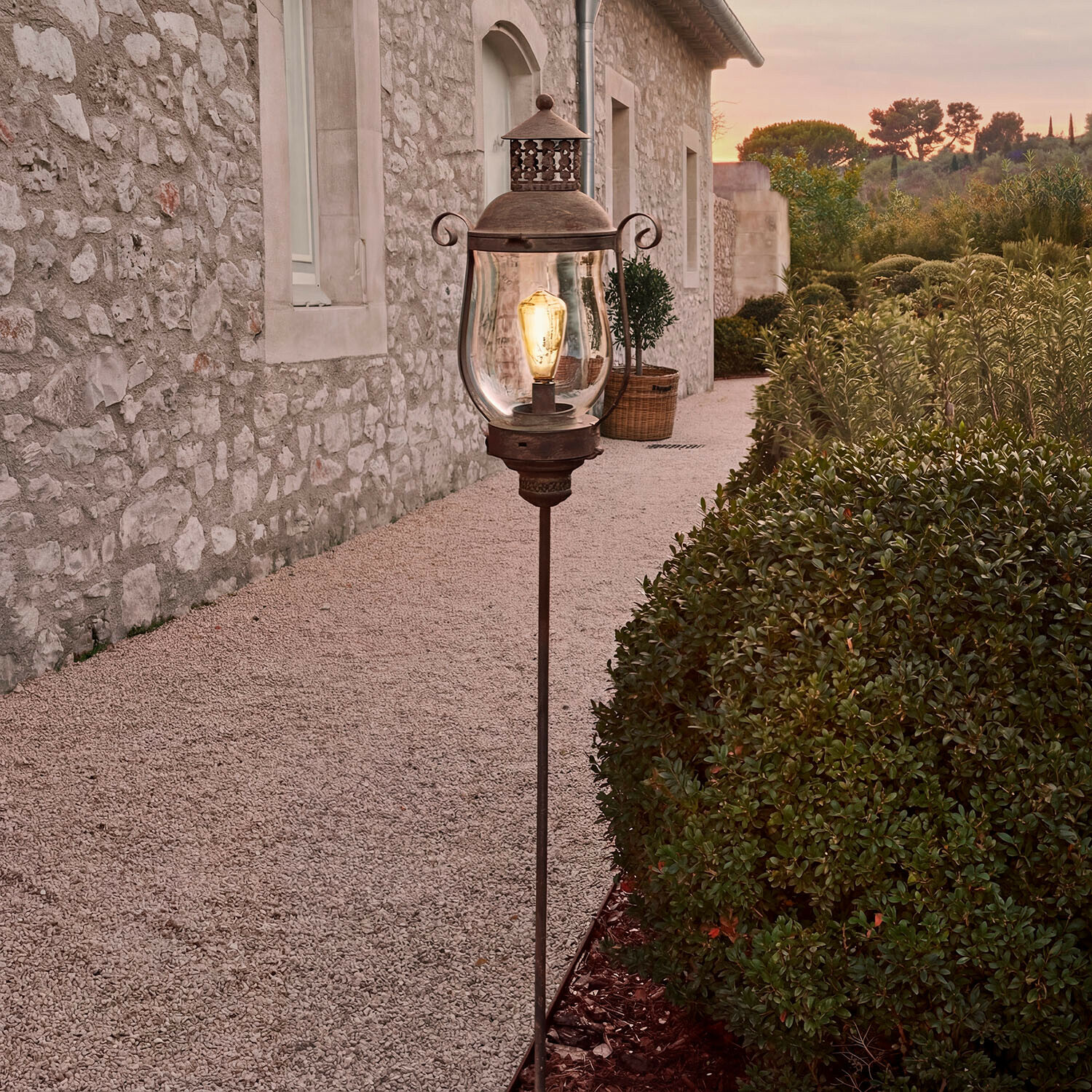 Lanterne de jardin en métal style vintage avec abat-jour transparent et ampoule Edison