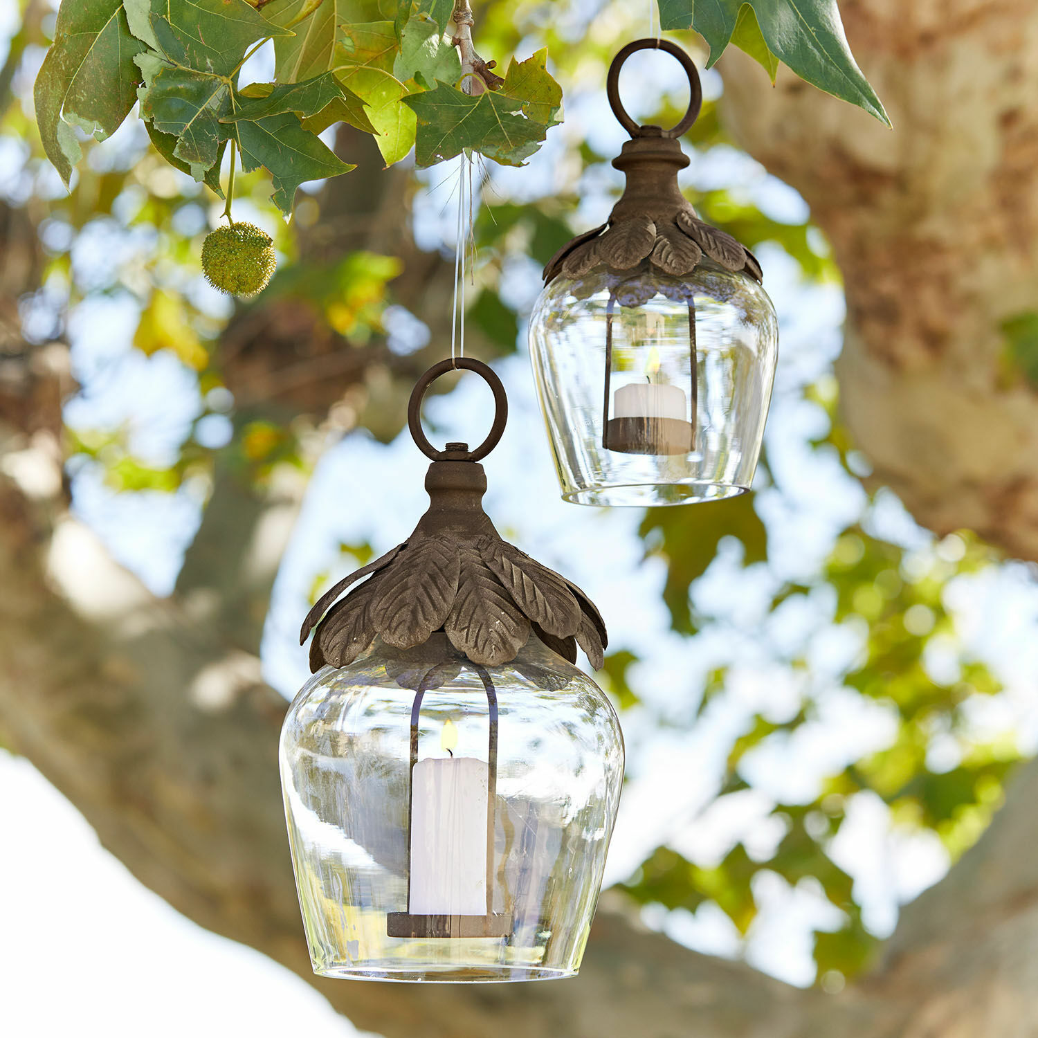 Lot de 2 lanternes à suspendre Tourillan Lanterne en verre avec feuilles métalliques marron suspendue à un arbre, décoration extérieure