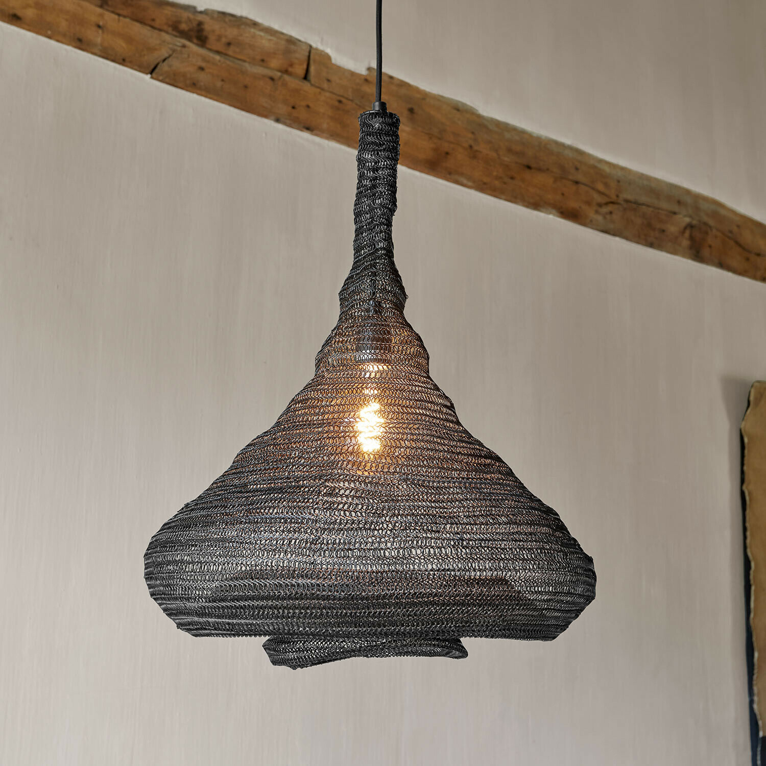 Suspension Nalira Suspension en maille métallique noire au design unique, éclairage moderne pour intérieur contemporain