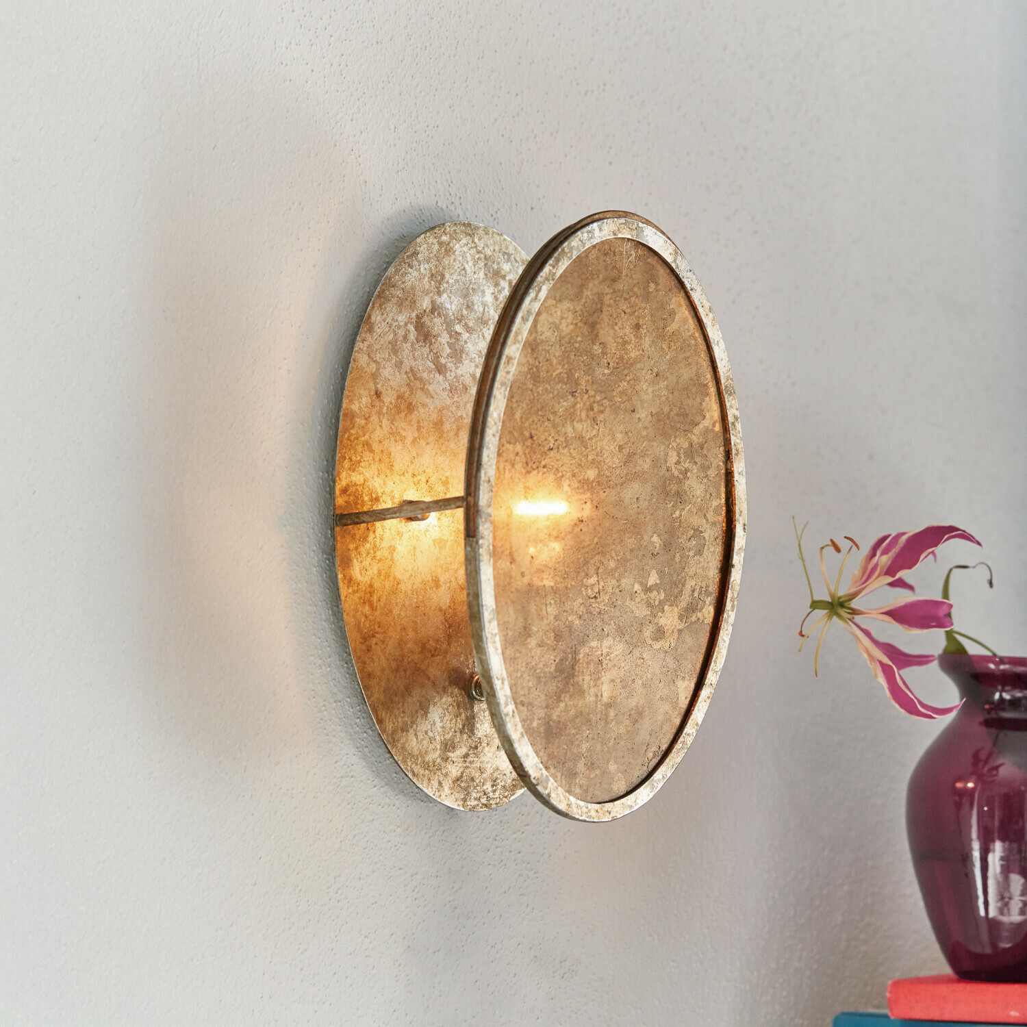 Applique Crix Applique murale ronde en métal vieilli doré, lampe décorative pour salon moderne