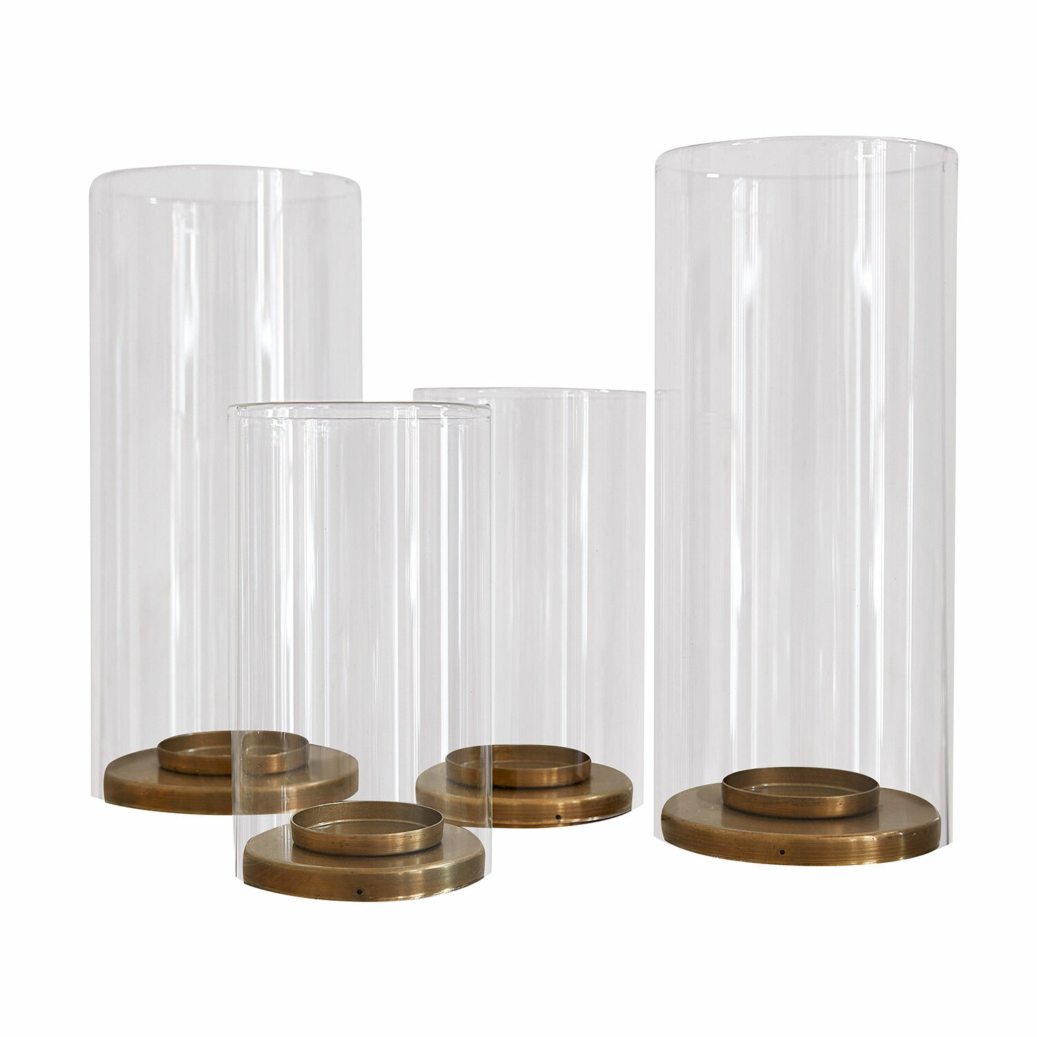 Lot de 4 photophores Kriven Ensemble de quatre lanternes en verre transparent avec base en laiton pour décoration intérieure