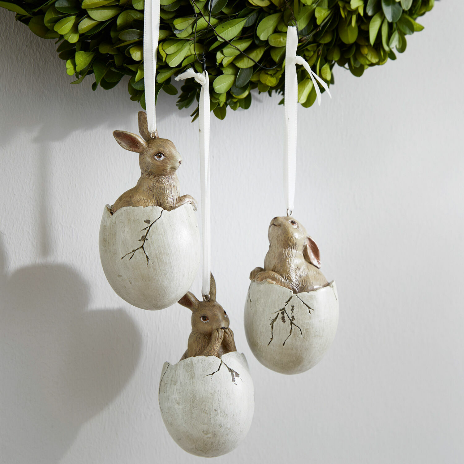 Lot de 3 suspensions Marlin Décorations suspendues avec lapins dans des coquilles d'œufs blanches, ornements de Pâques