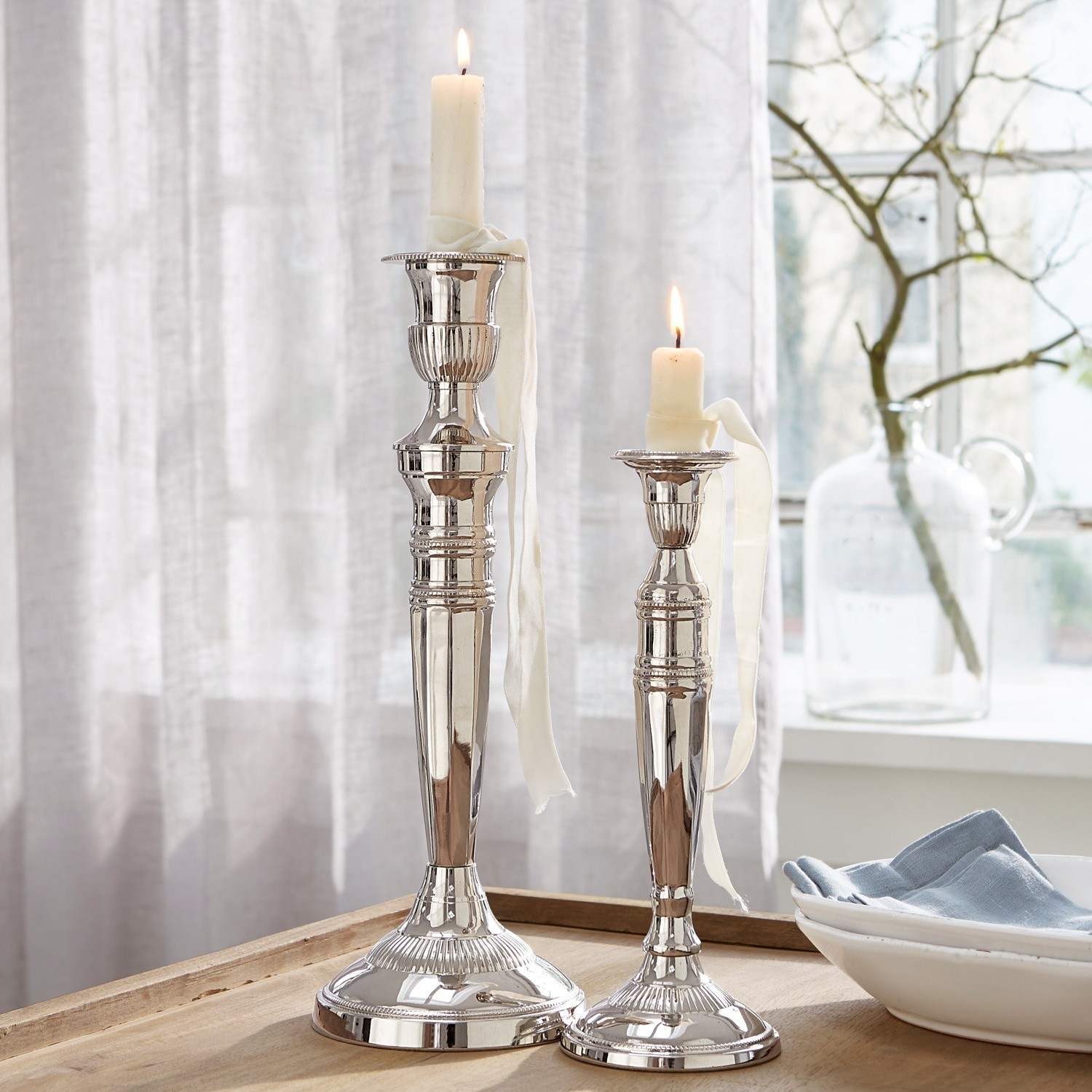 Lot de 2 chandeliers Sauverny