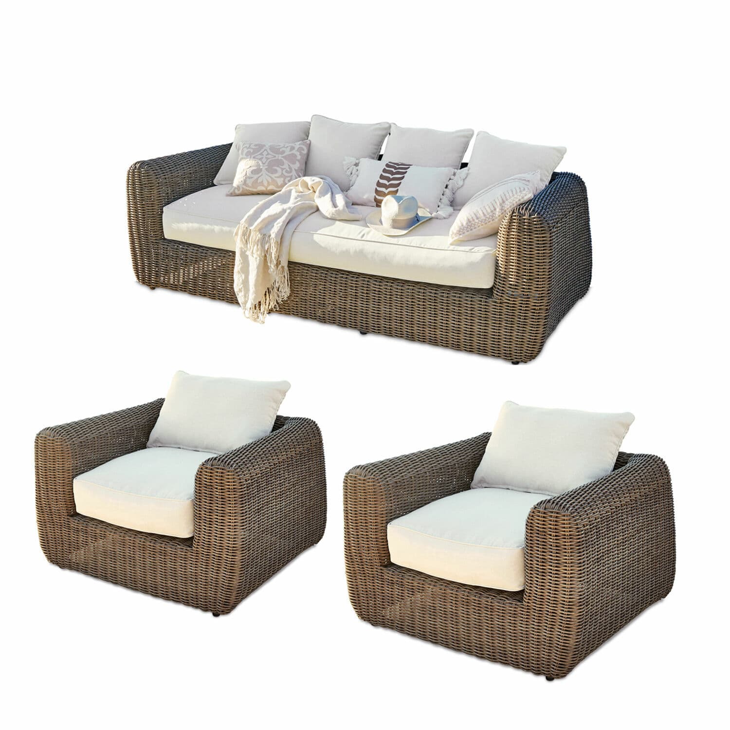 Salon de jardin Bogdanne Ensemble de mobilier d'extérieur en rotin brun avec coussins crème, canapé et deux fauteuils