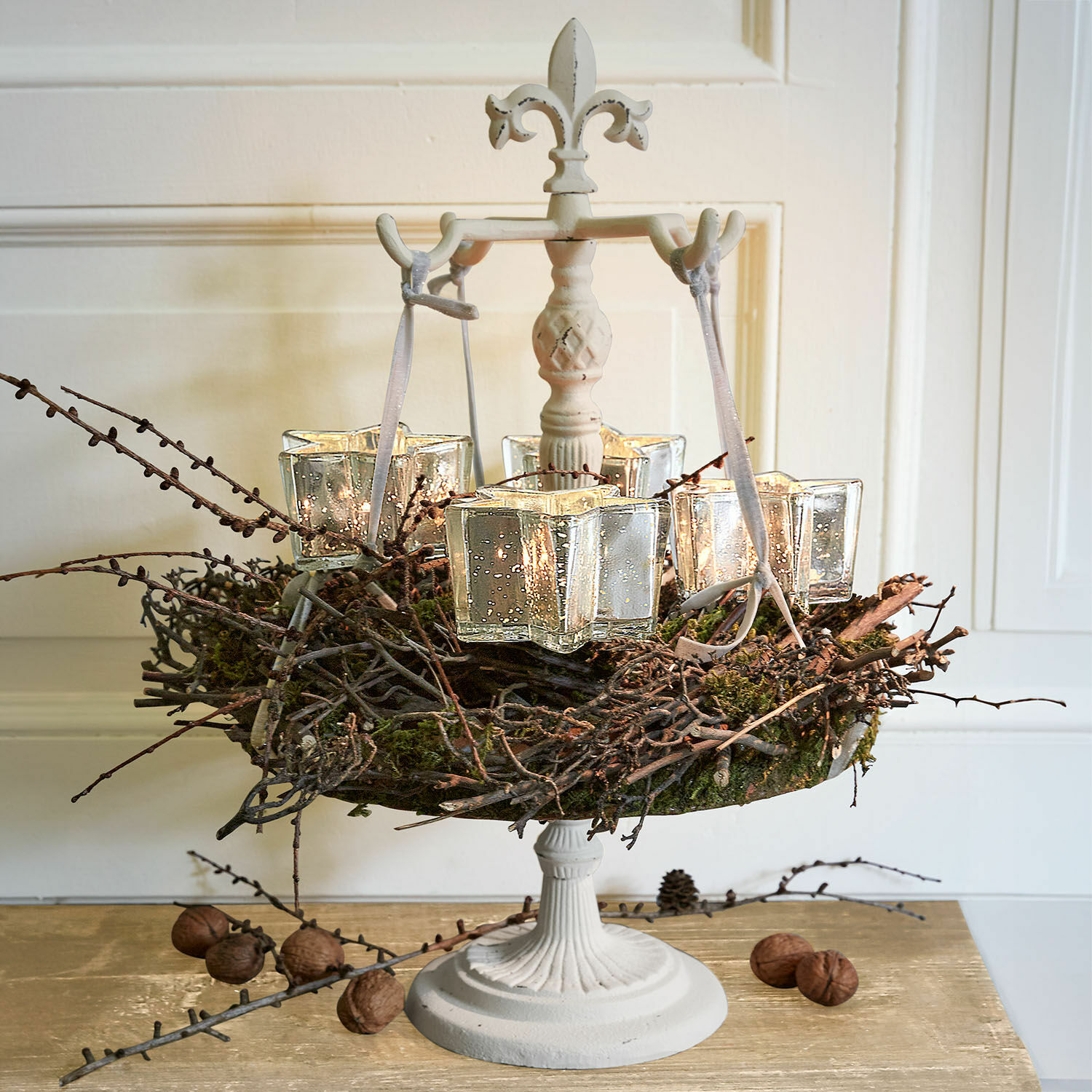 Support pour couronne Antwan Bougeoir décoratif en métal blanc avec branches et photophores en verre dans un style rustique