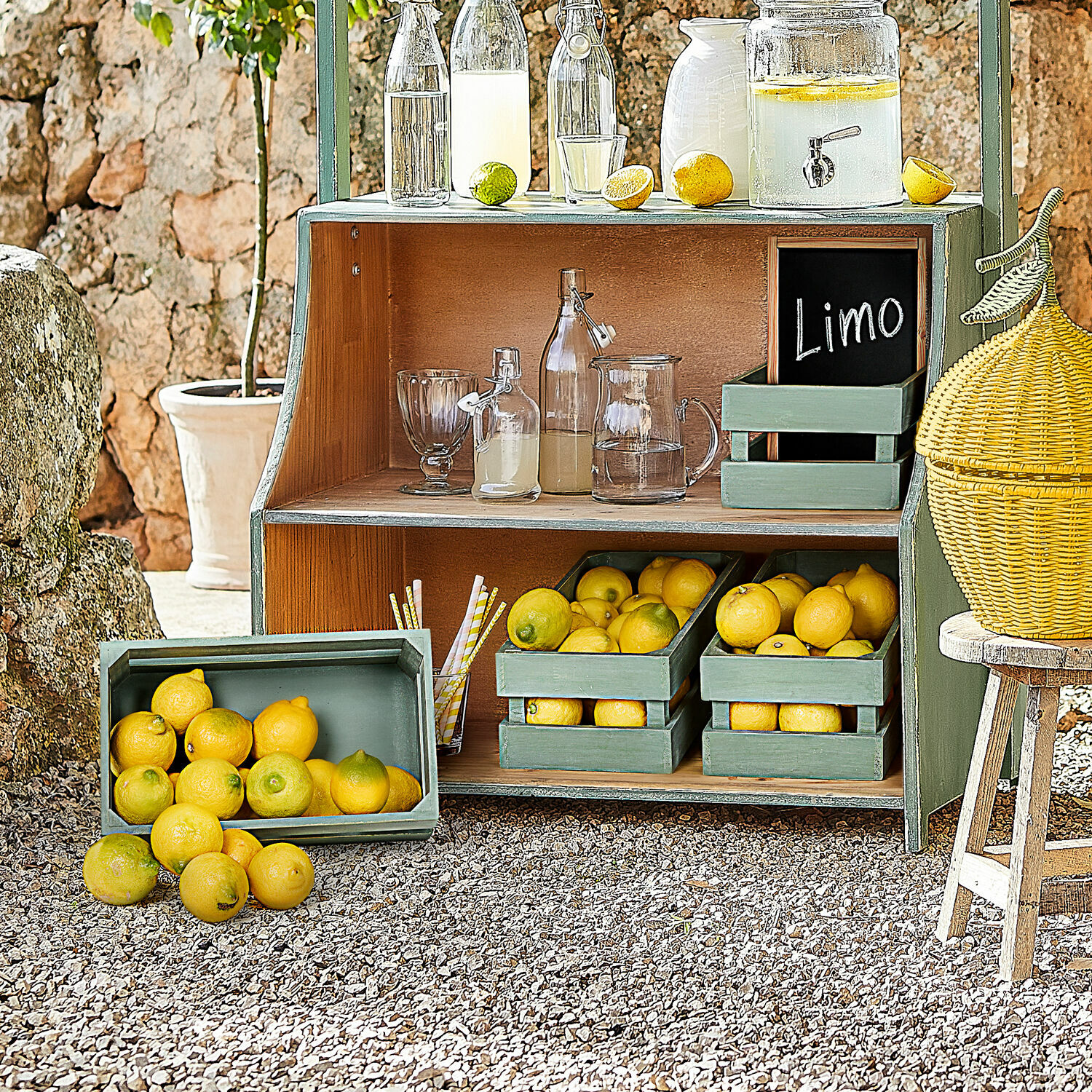 Lot de 2 paniers Éclairon Étagère en bois verte avec citrons et bouteilles en verre pour limonade en extérieur