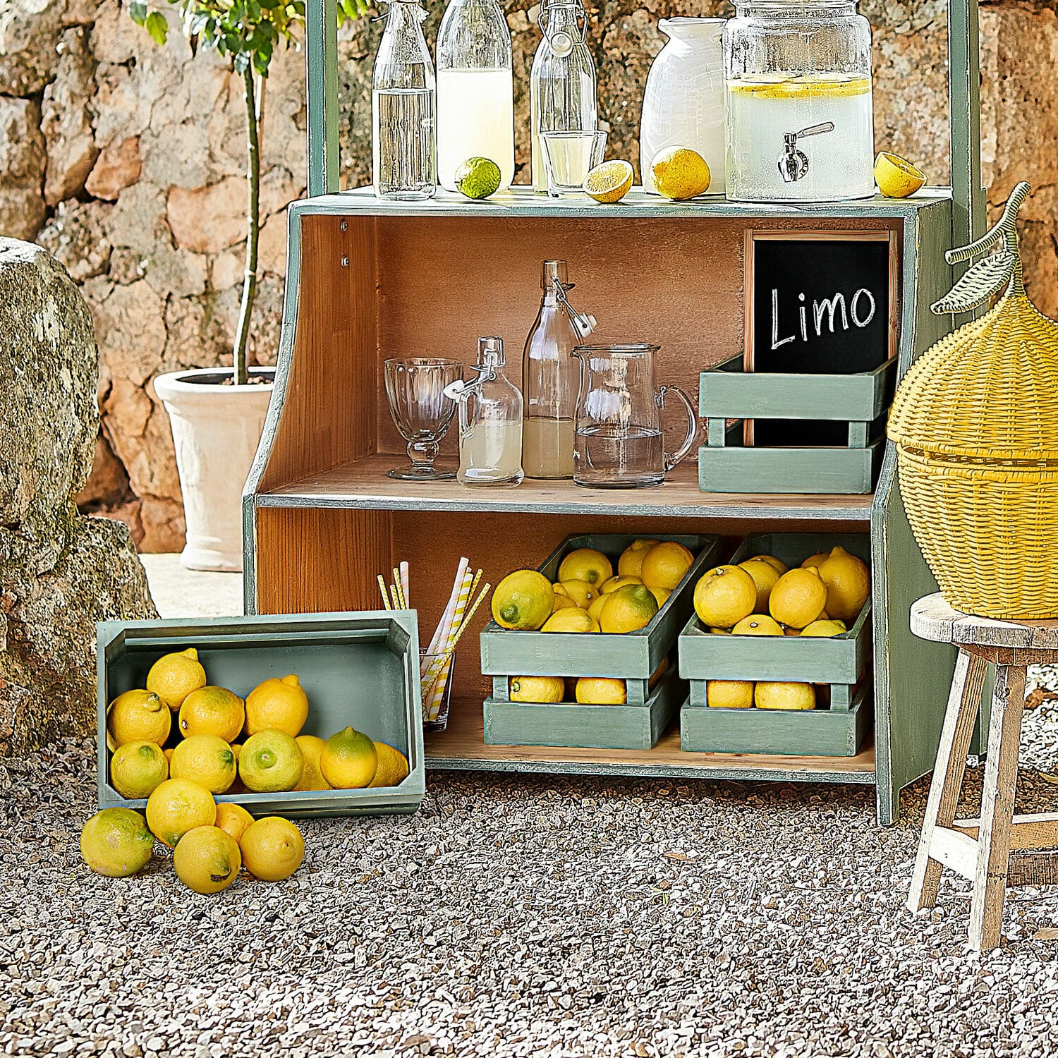 Lot de 2 paniers Éclairon Étagère en bois verte avec citrons et bouteilles en verre pour limonade en extérieur