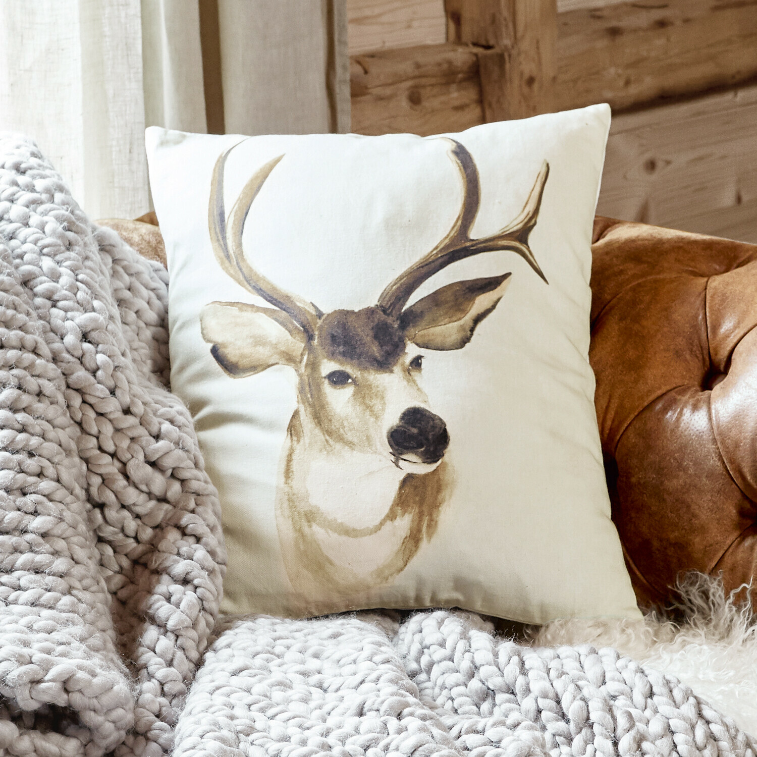 Coussin Purton Coussin décoratif avec motif de cerf en tons naturels sur fond clair, tissu doux et confortable