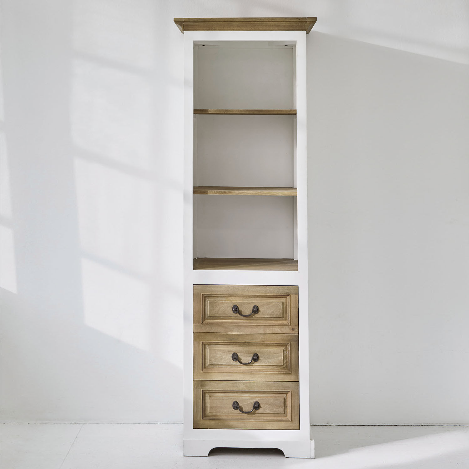 Armoire Degarmo Armoire haute blanche en bois avec trois tiroirs et étagères en bois naturel clair