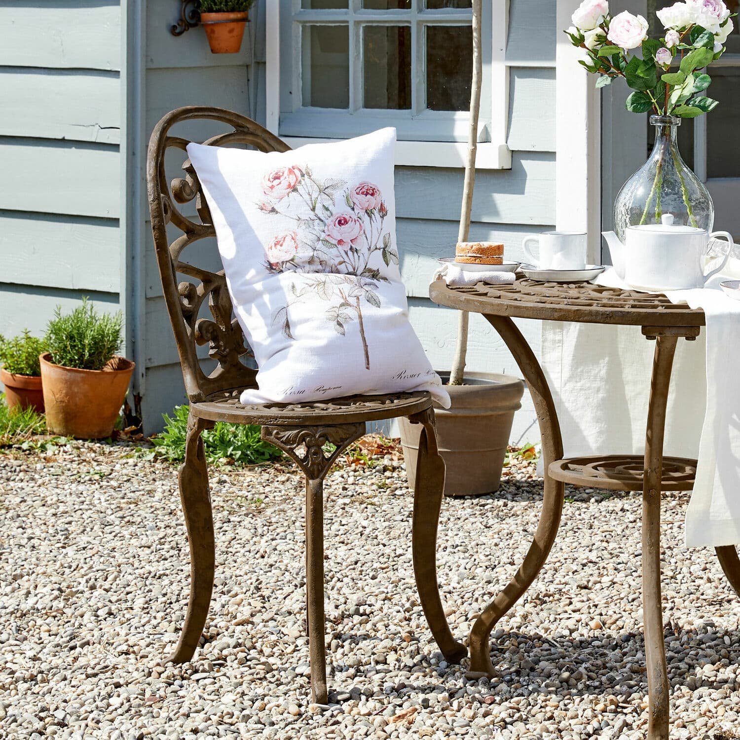 Chaise Sharron