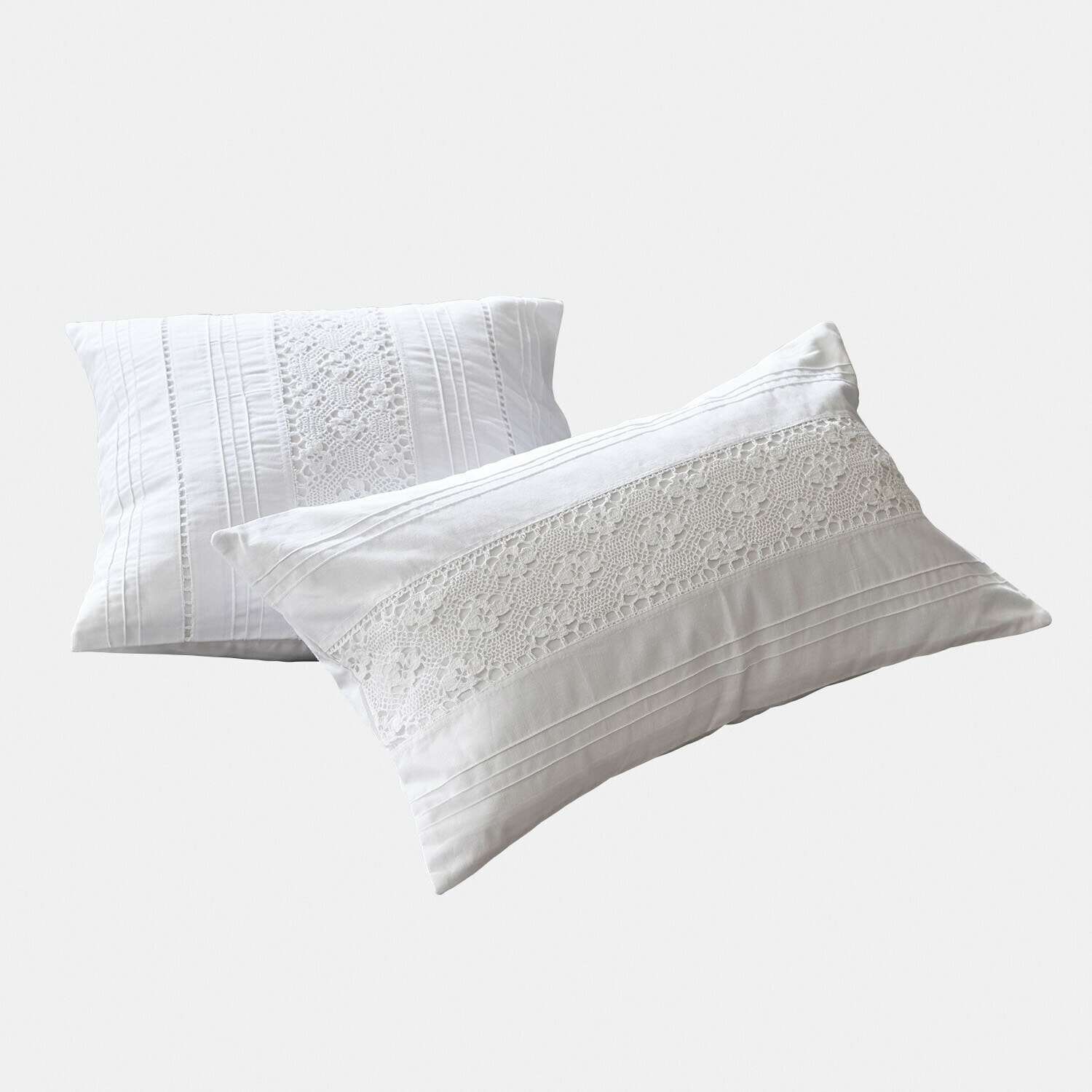 Lot de 2 housses de coussins Isolineas Taies d'oreiller blanches en coton avec dentelle et plis délicats pour une chambre élégante