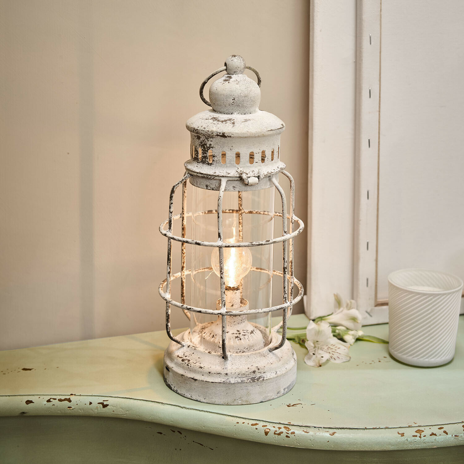 Lanterne LED rechargeable Arvada Lanterne en métal blanc vieilli avec ampoule, décoration intérieure style vintage