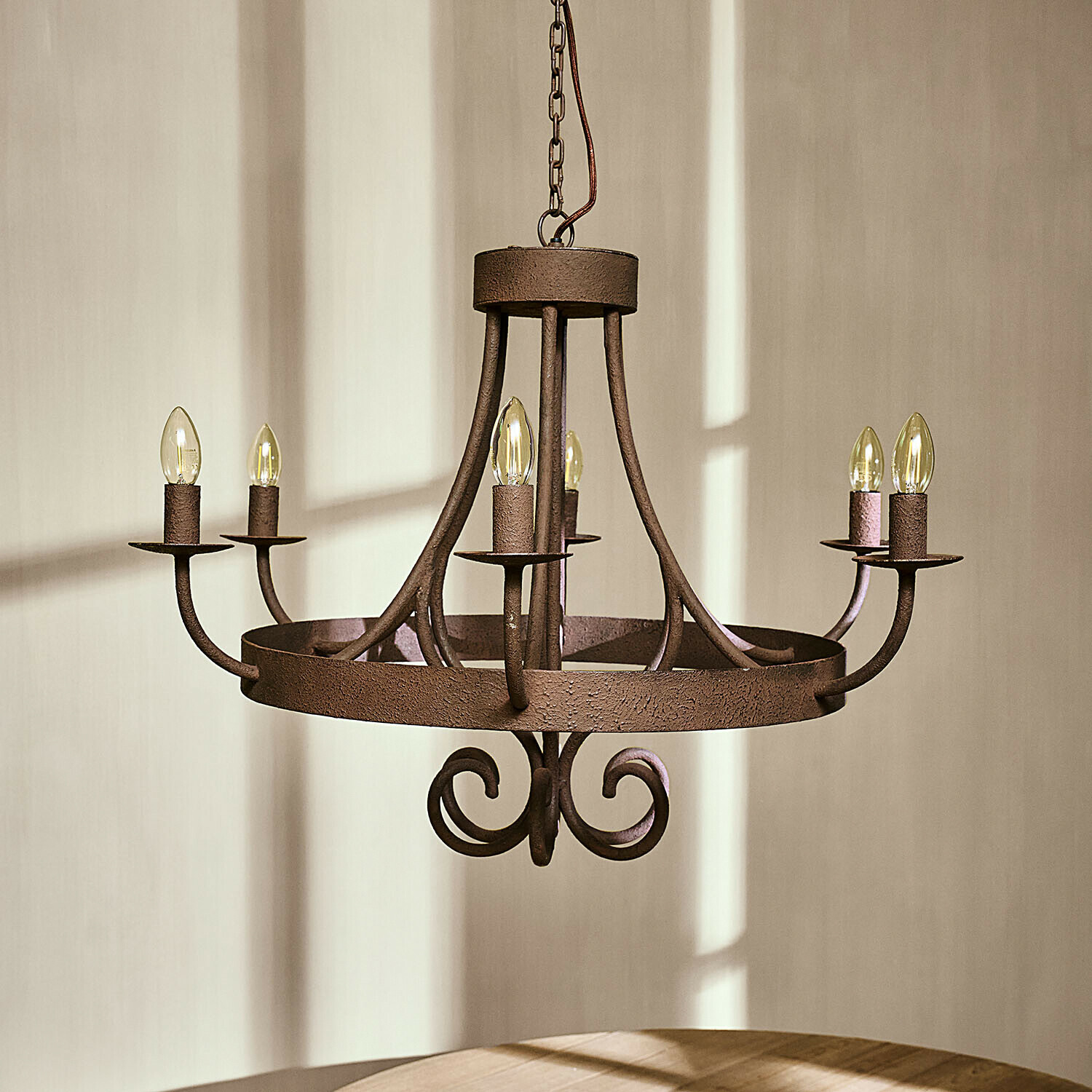 Lustre Montarouse