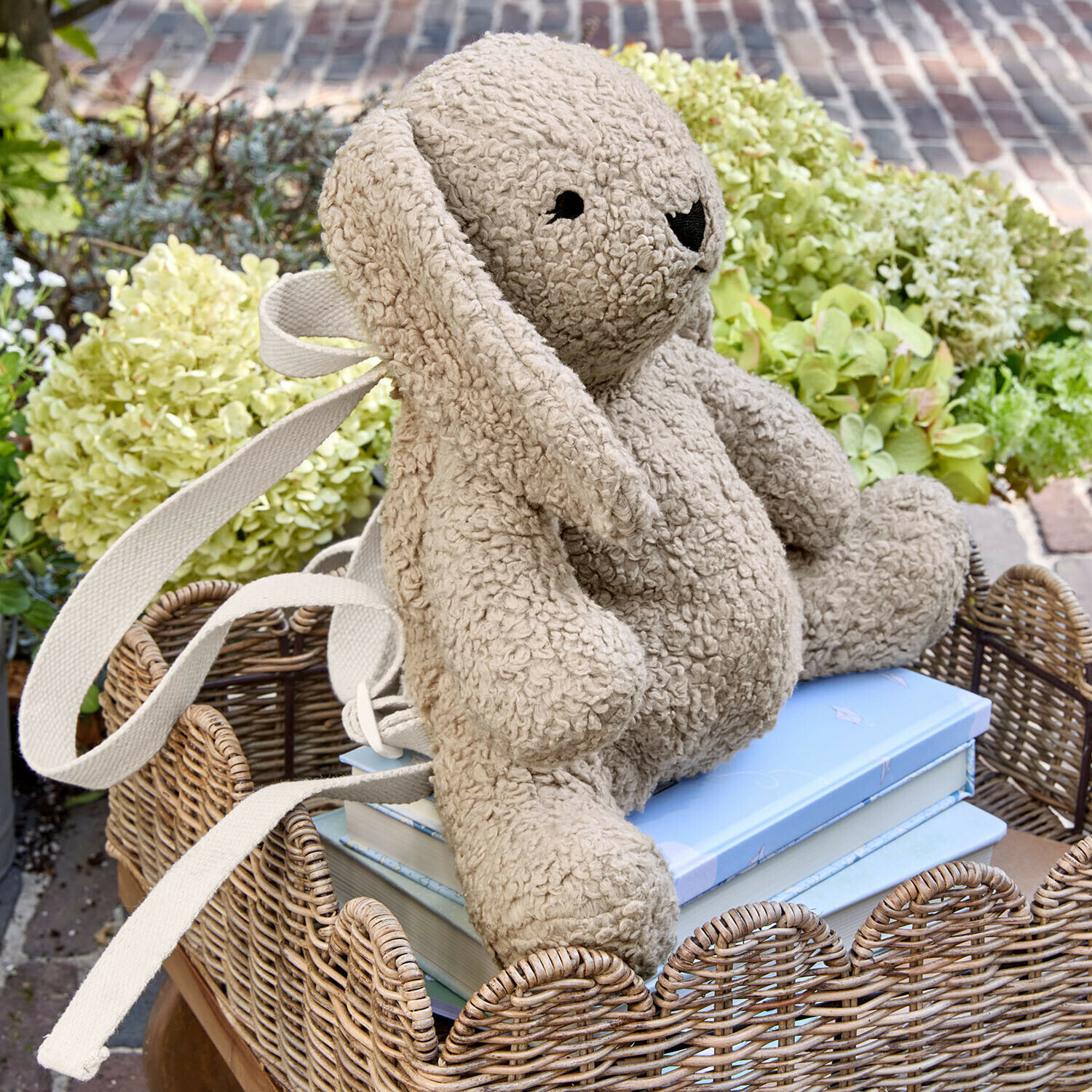 Sac à dos pour lapin Fluffernap Sac à dos enfant en forme de lapin en tissu peluche beige, parfait pour transporter livres et jouets