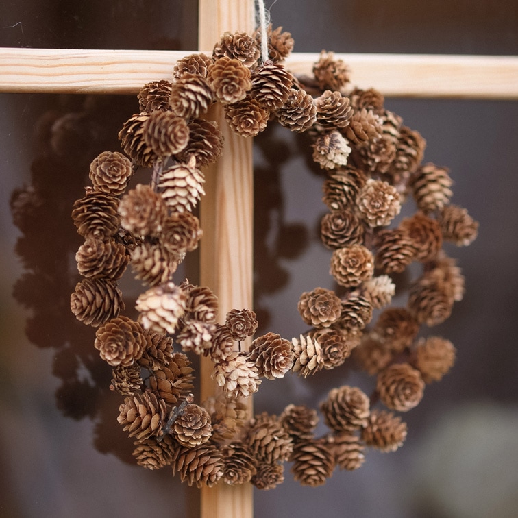 Couronne décorative en pommes de pin naturelles marron, ornement rustique pour porte ou mur