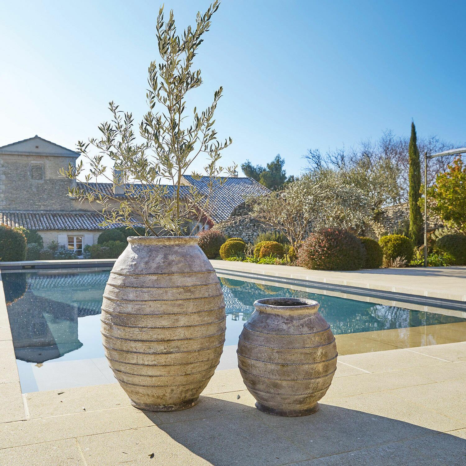 Lot de 2 cache-pots Aulan Deux grands pots en terre cuite beige près de la piscine, pots décoratifs pour jardin