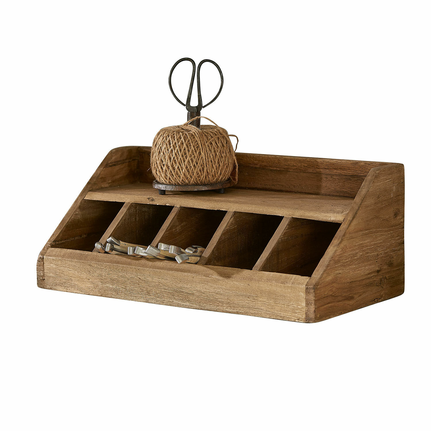 Range-couverts Ursélie Organisateur en bois avec cinq compartiments et une bobine de ficelle pour ranger les accessoires.